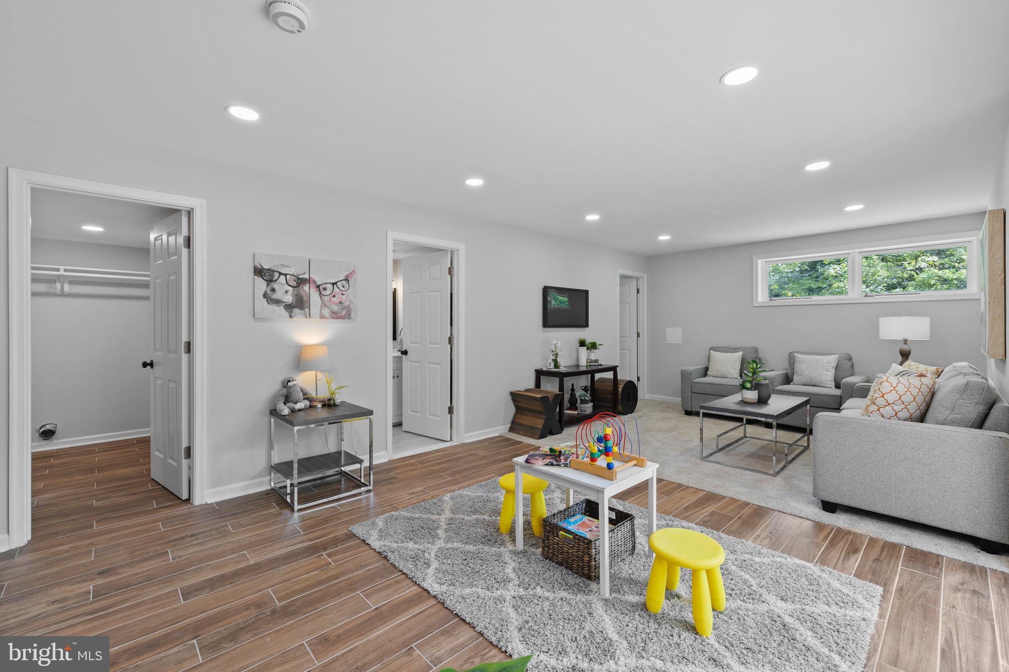 HONEYSUCKLE HILL - Residential