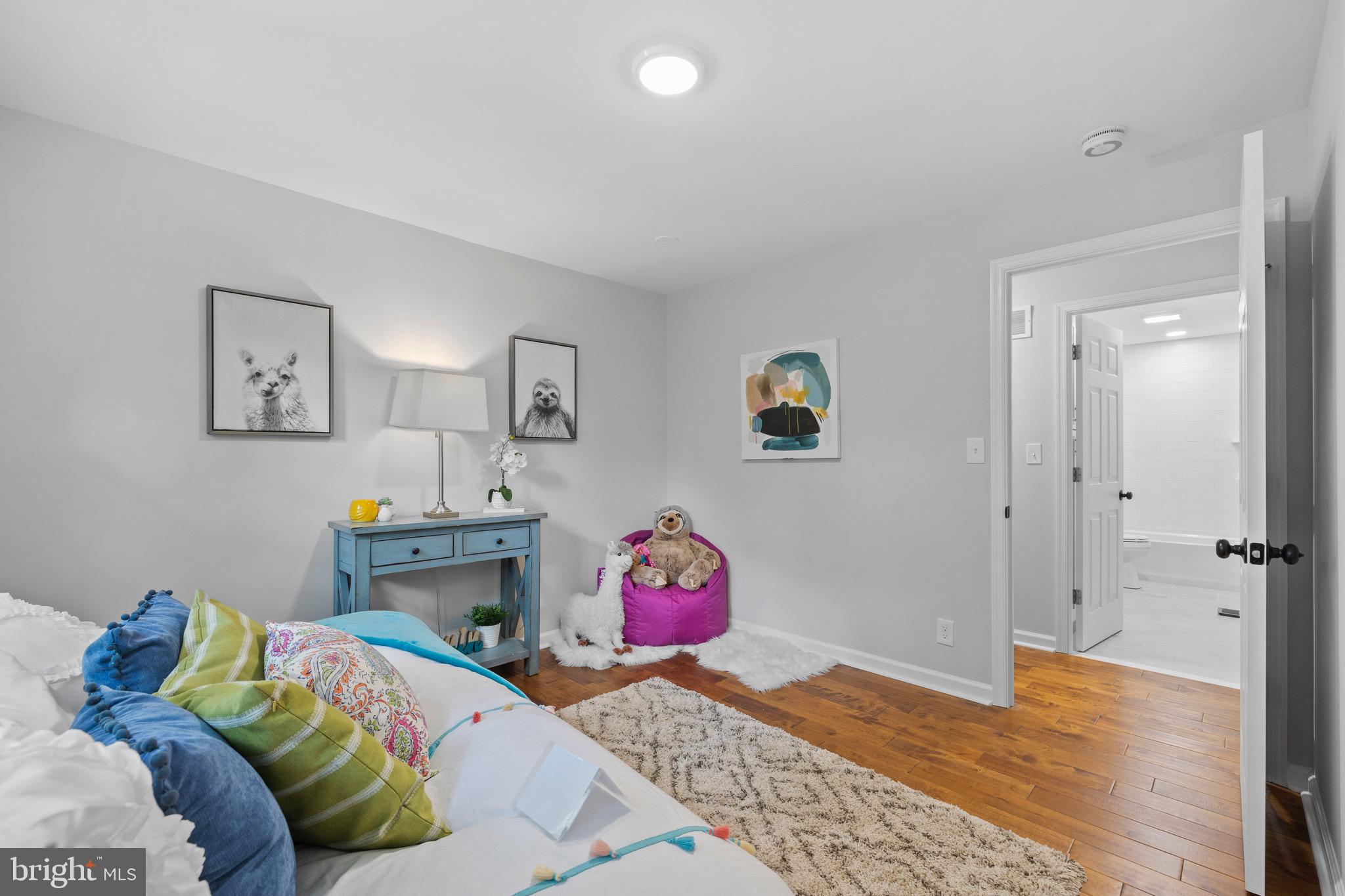 HONEYSUCKLE HILL - Residential