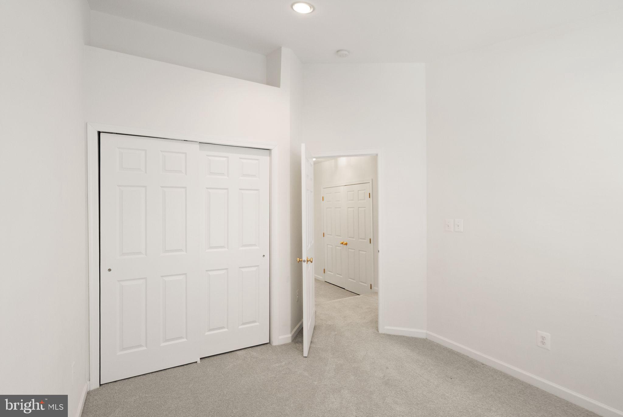 SOUTH RIDING - Residential