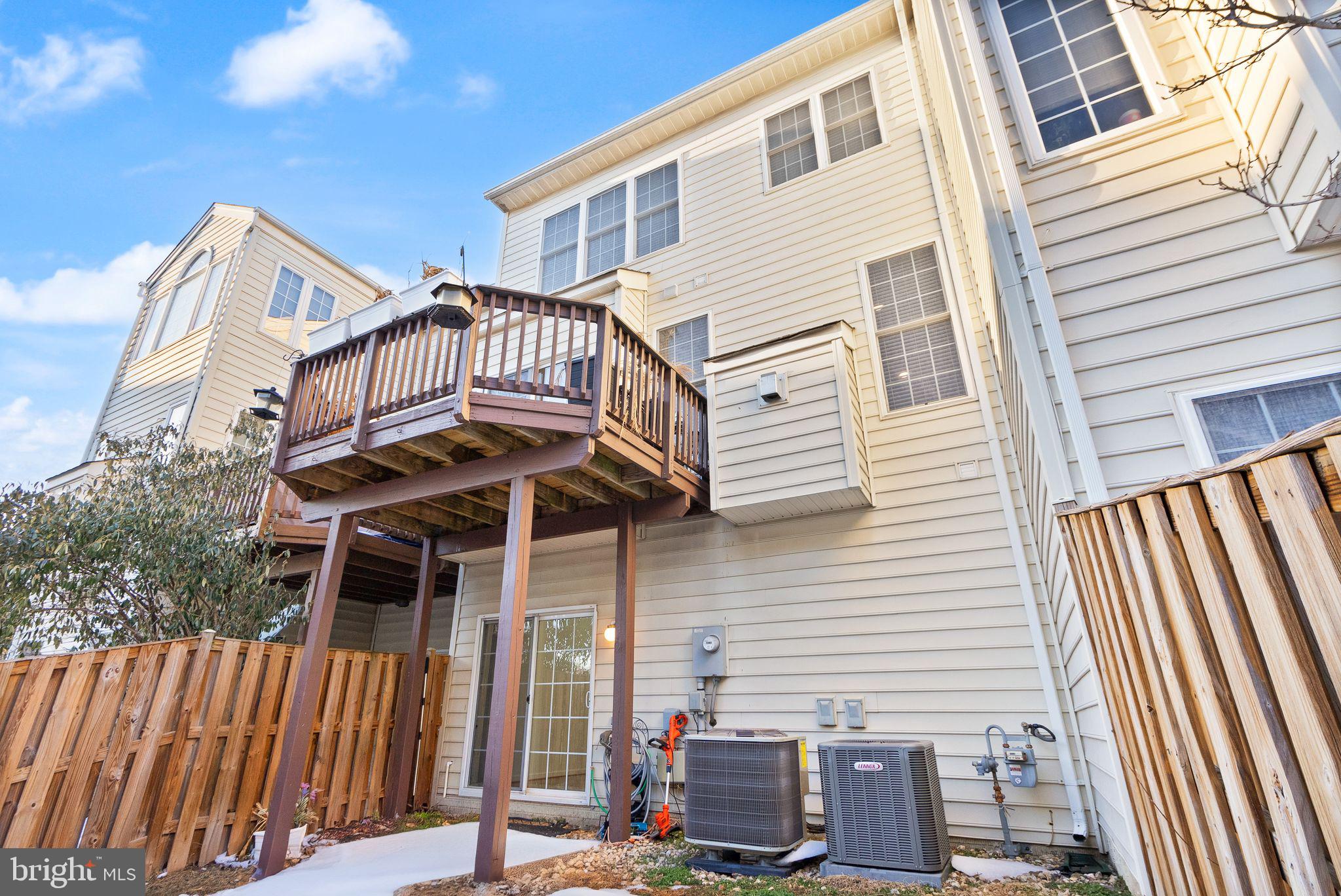 SOUTH RIDING - Residential