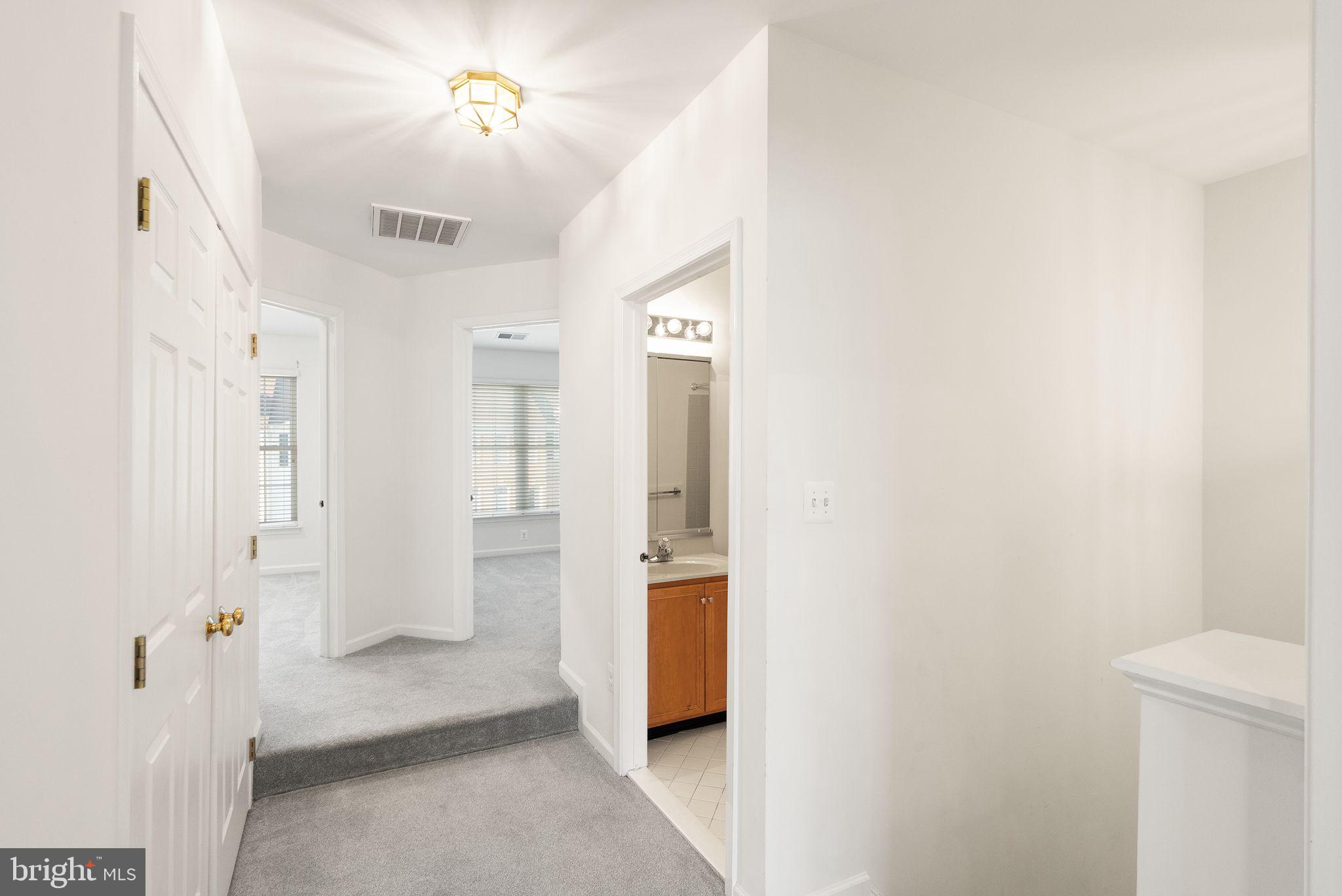 SOUTH RIDING - Residential