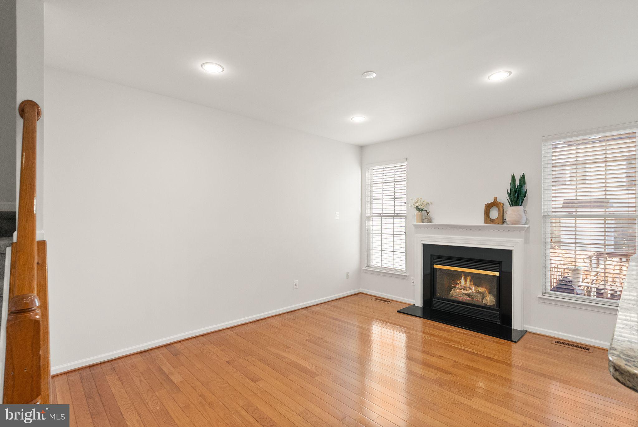 SOUTH RIDING - Residential