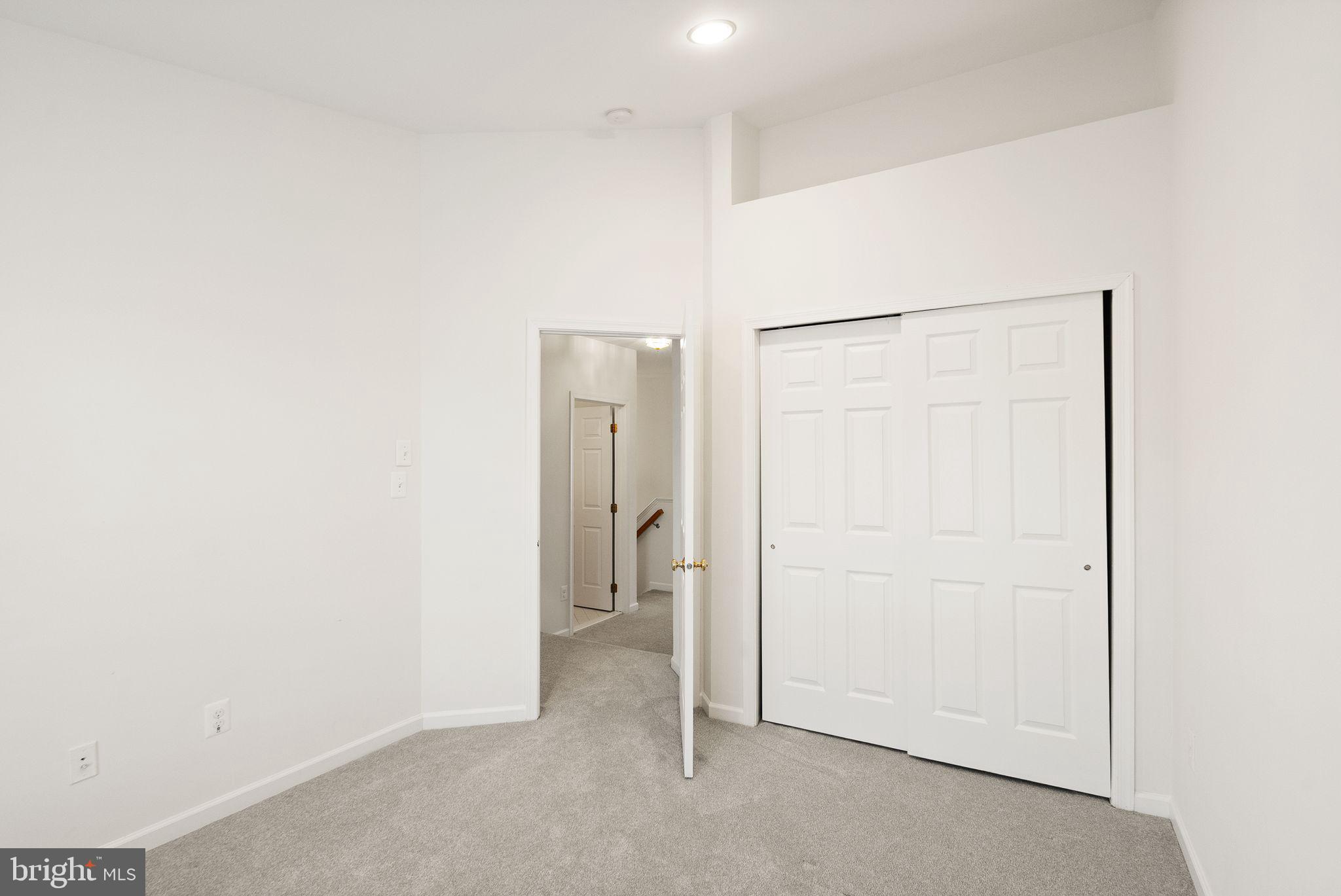 SOUTH RIDING - Residential