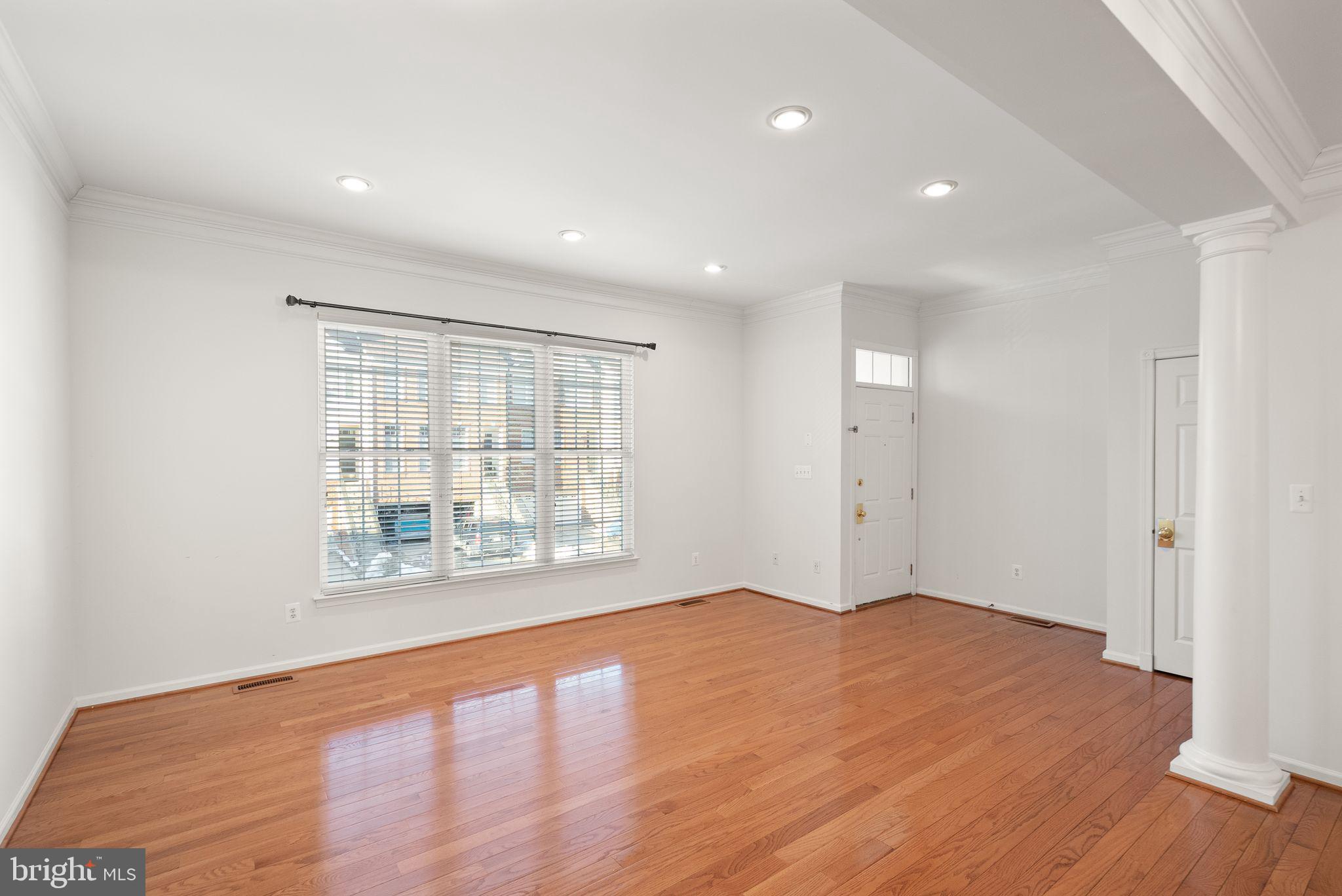 SOUTH RIDING - Residential