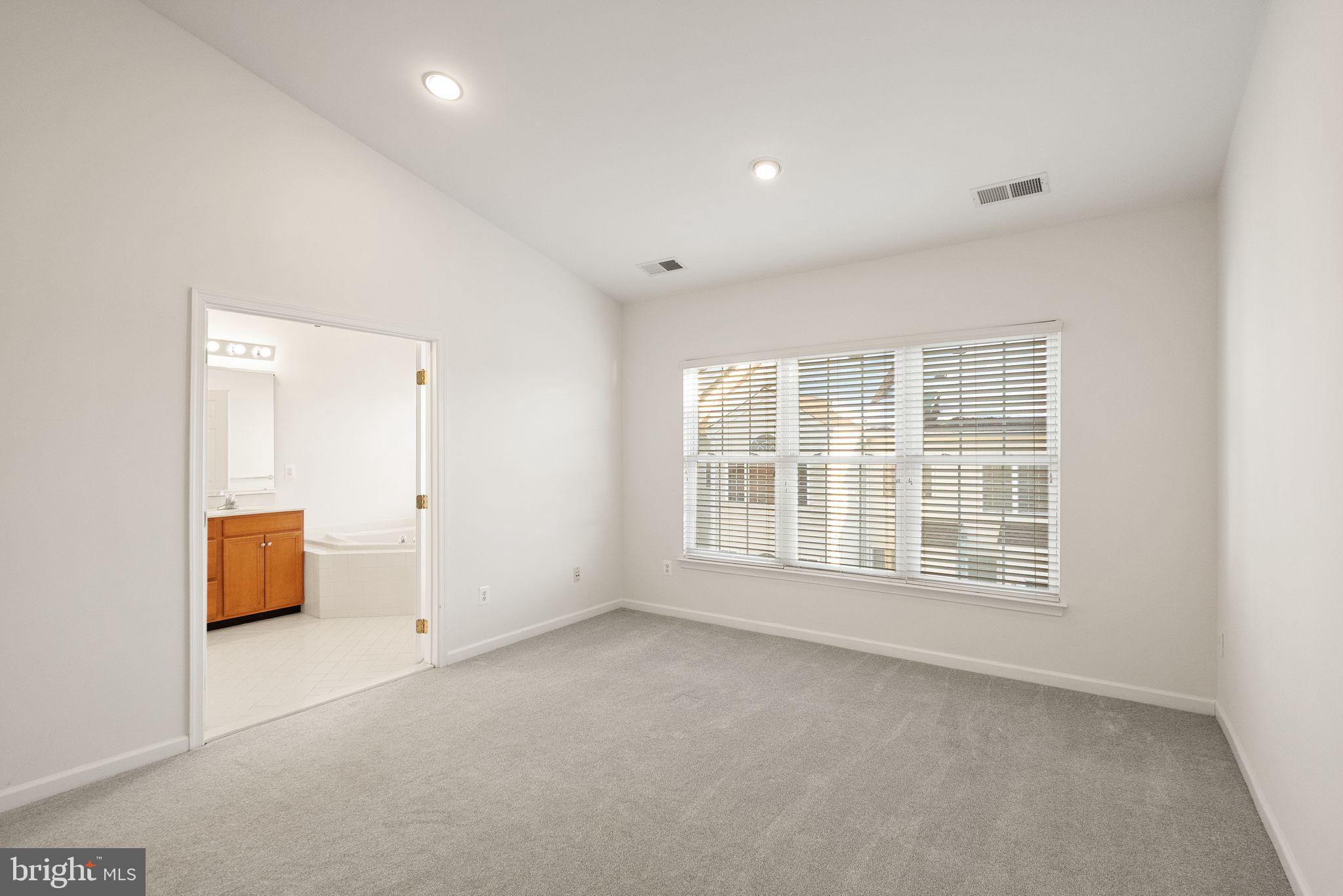 SOUTH RIDING - Residential