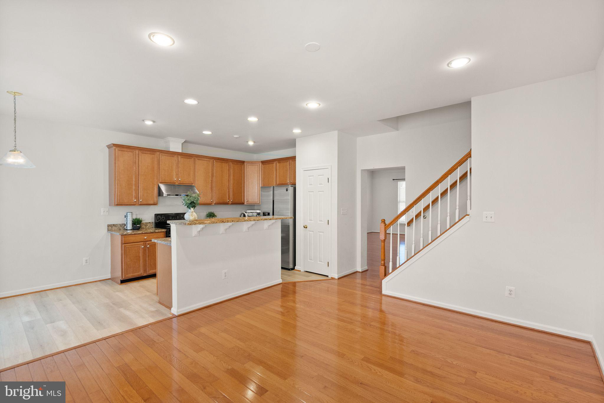 SOUTH RIDING - Residential