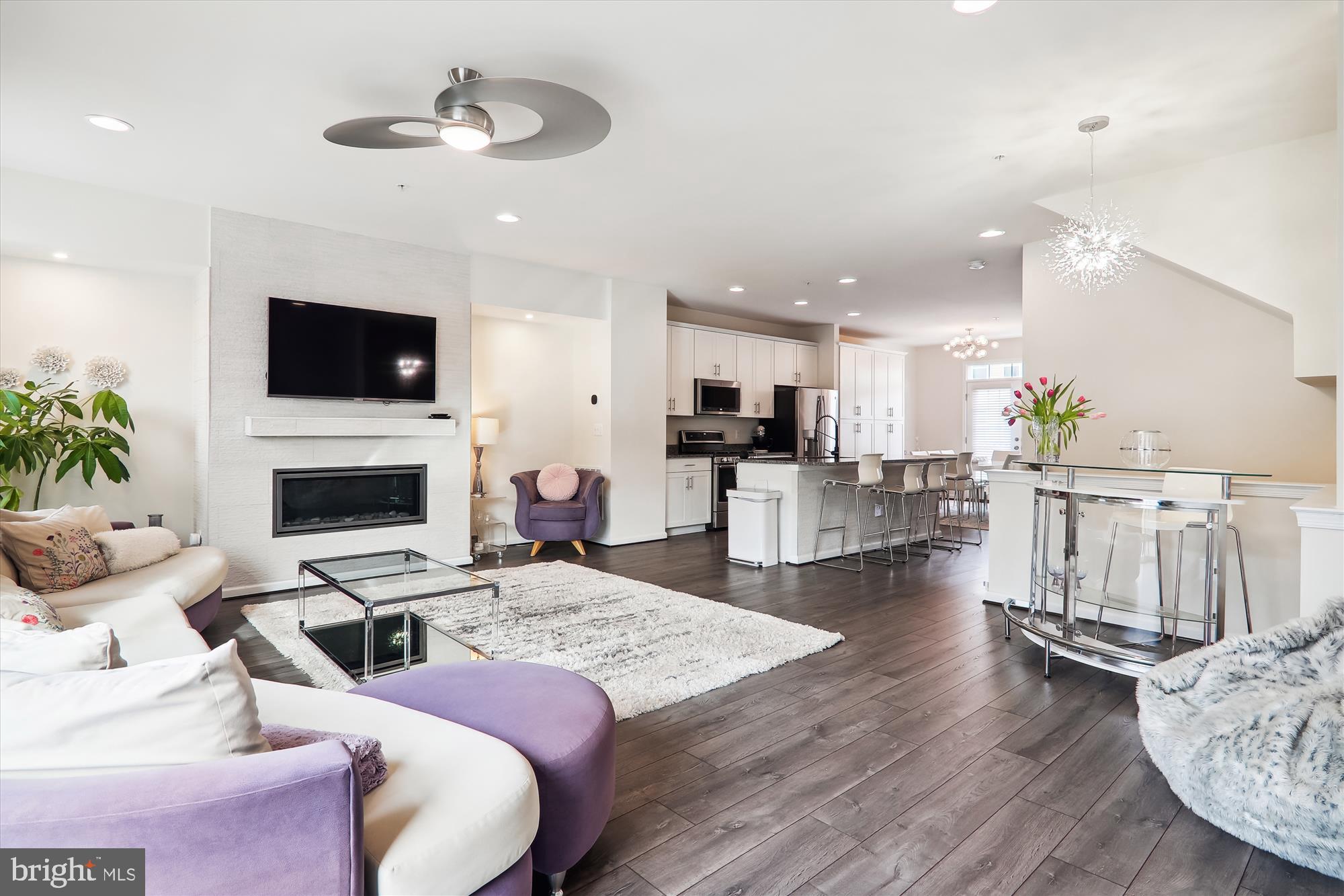 BRADFORD'S LANDING - Residential