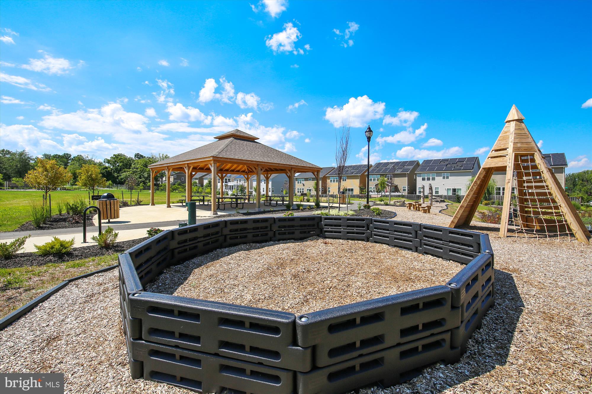 BRADFORD'S LANDING - Residential