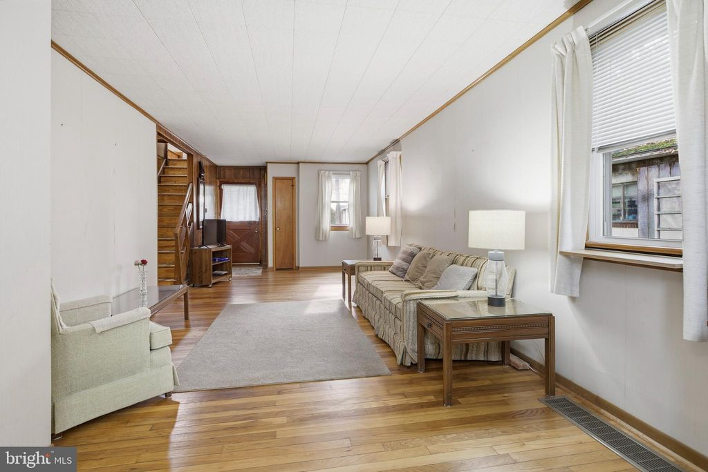 Photo of 933 Bedford Avenue, COLLINGDALE, PA 19023 (MLS # PADE2104668)