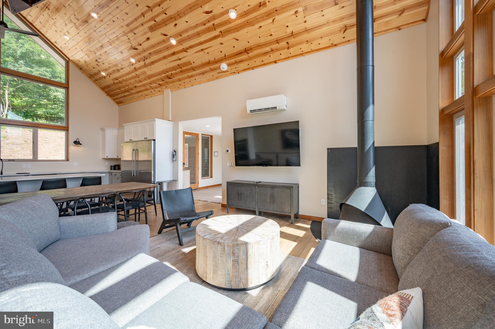 WATERS EDGE AT WISP - Residential