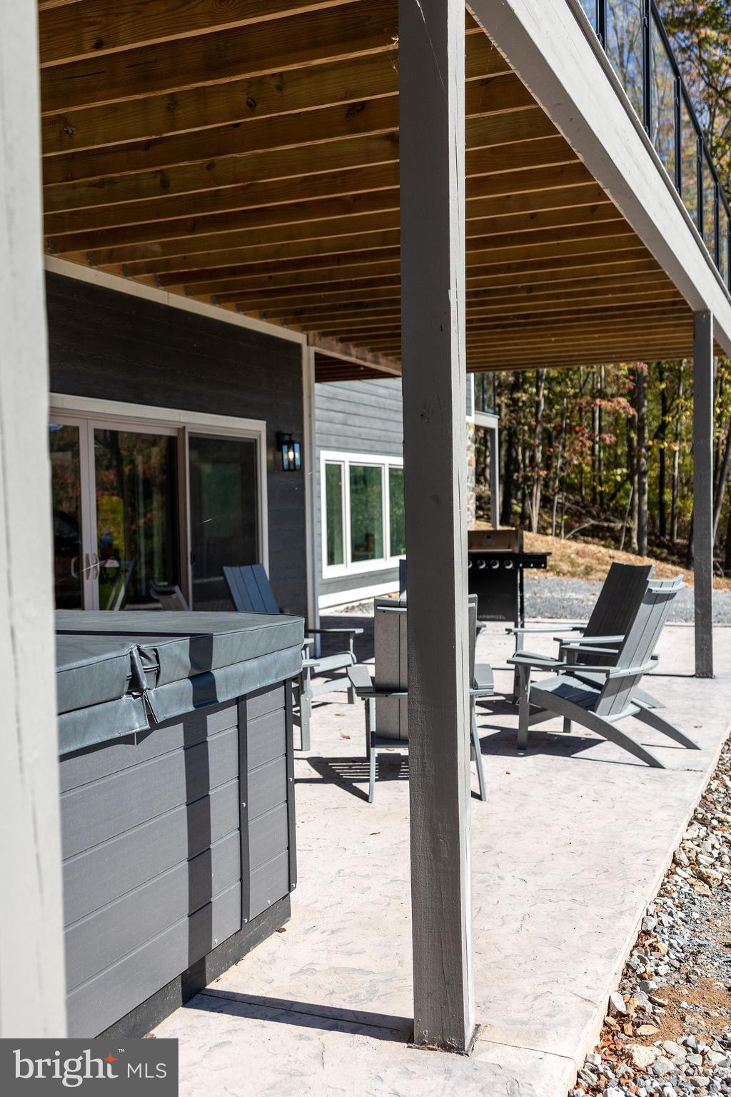 WATERS EDGE AT WISP - Residential