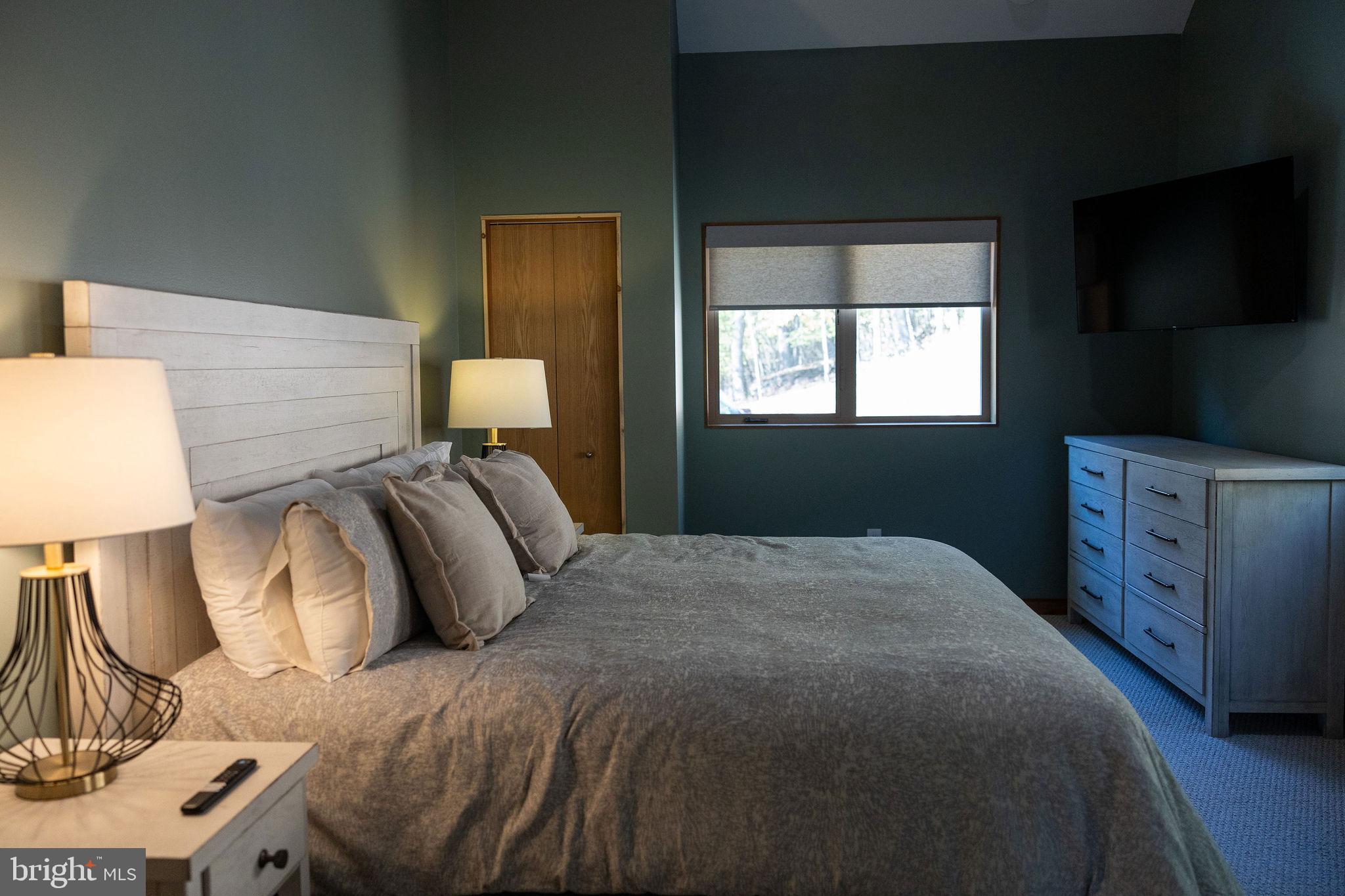 WATERS EDGE AT WISP - Residential