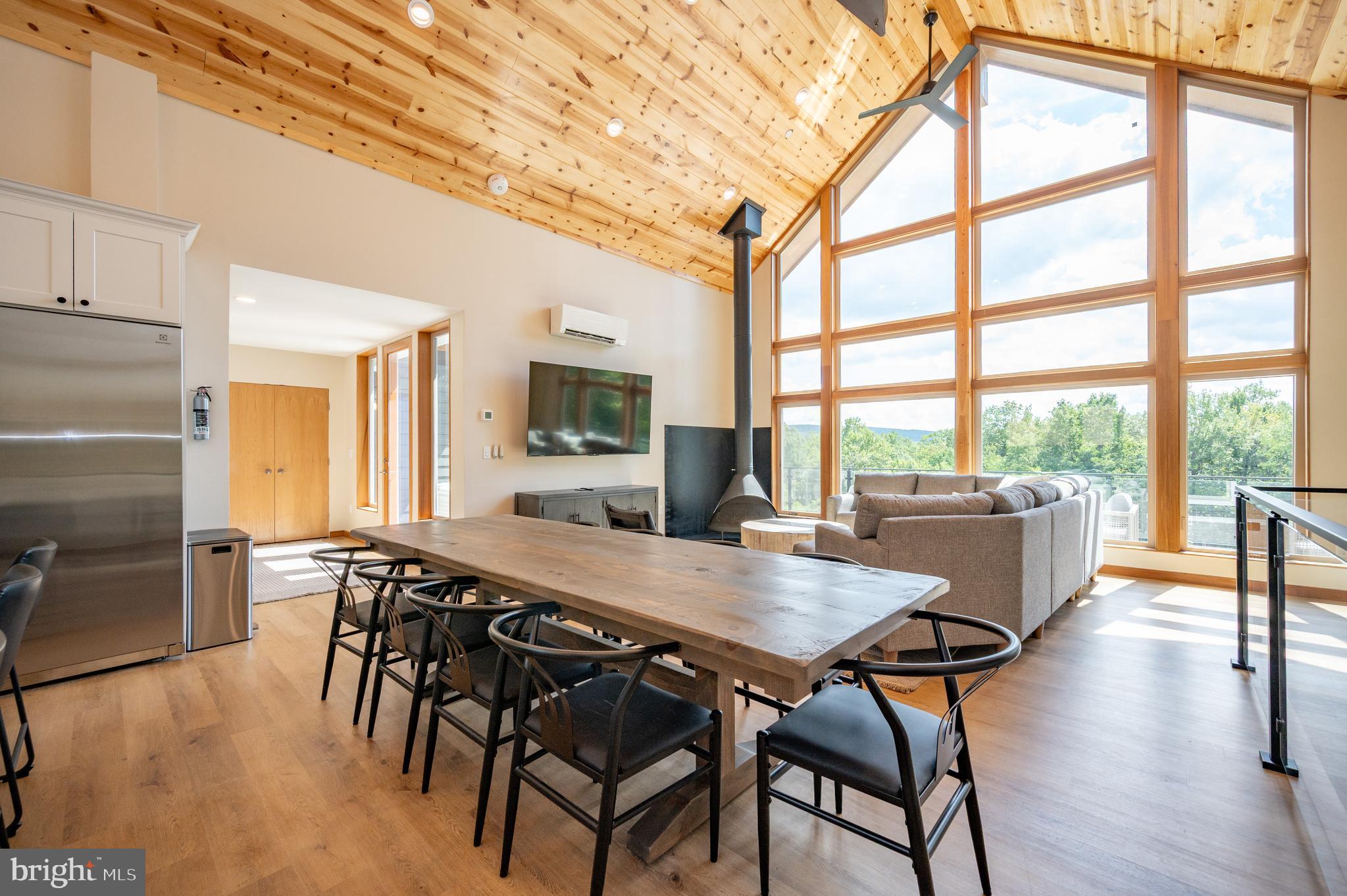 WATERS EDGE AT WISP - Residential