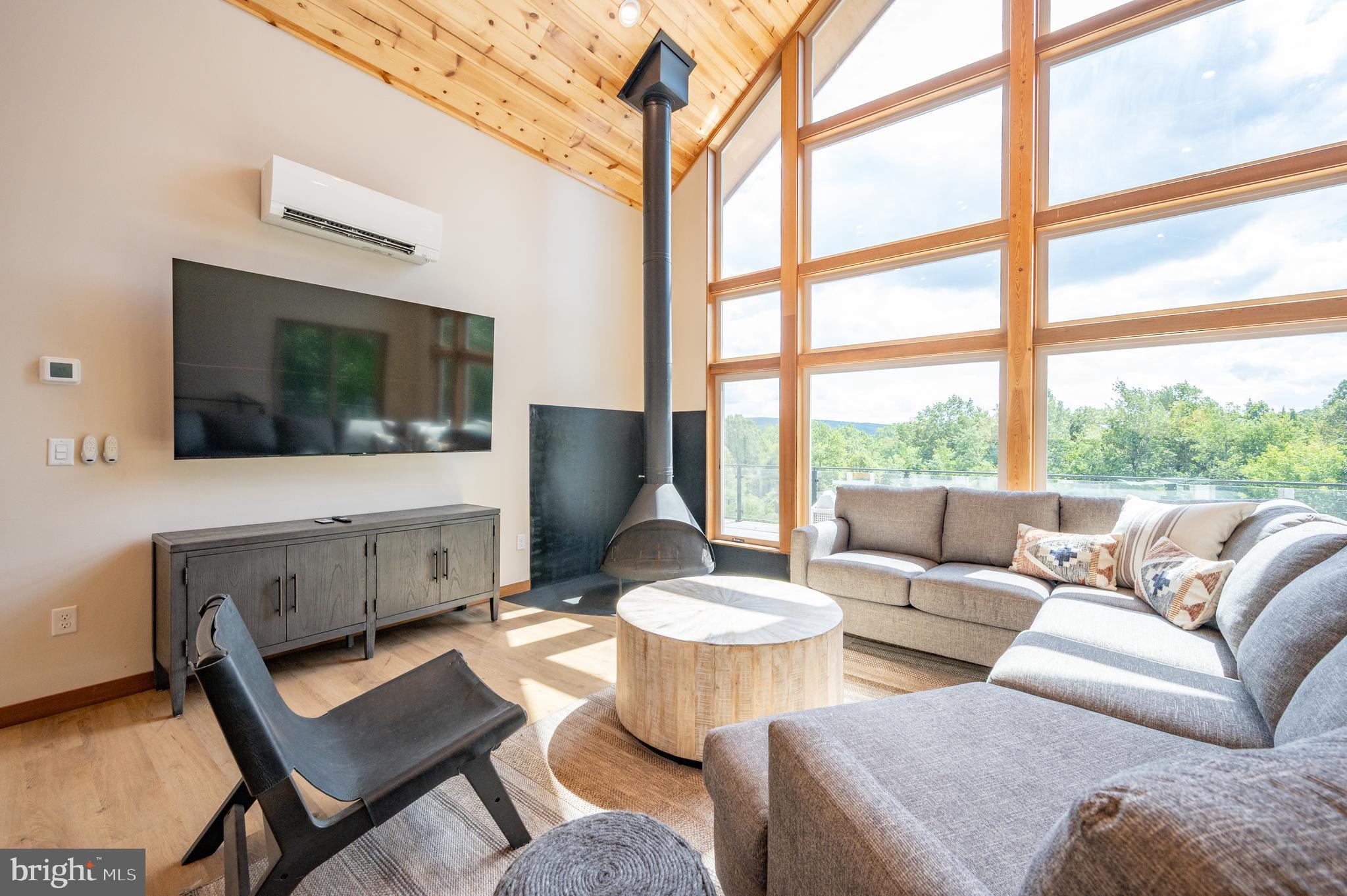 WATERS EDGE AT WISP - Residential