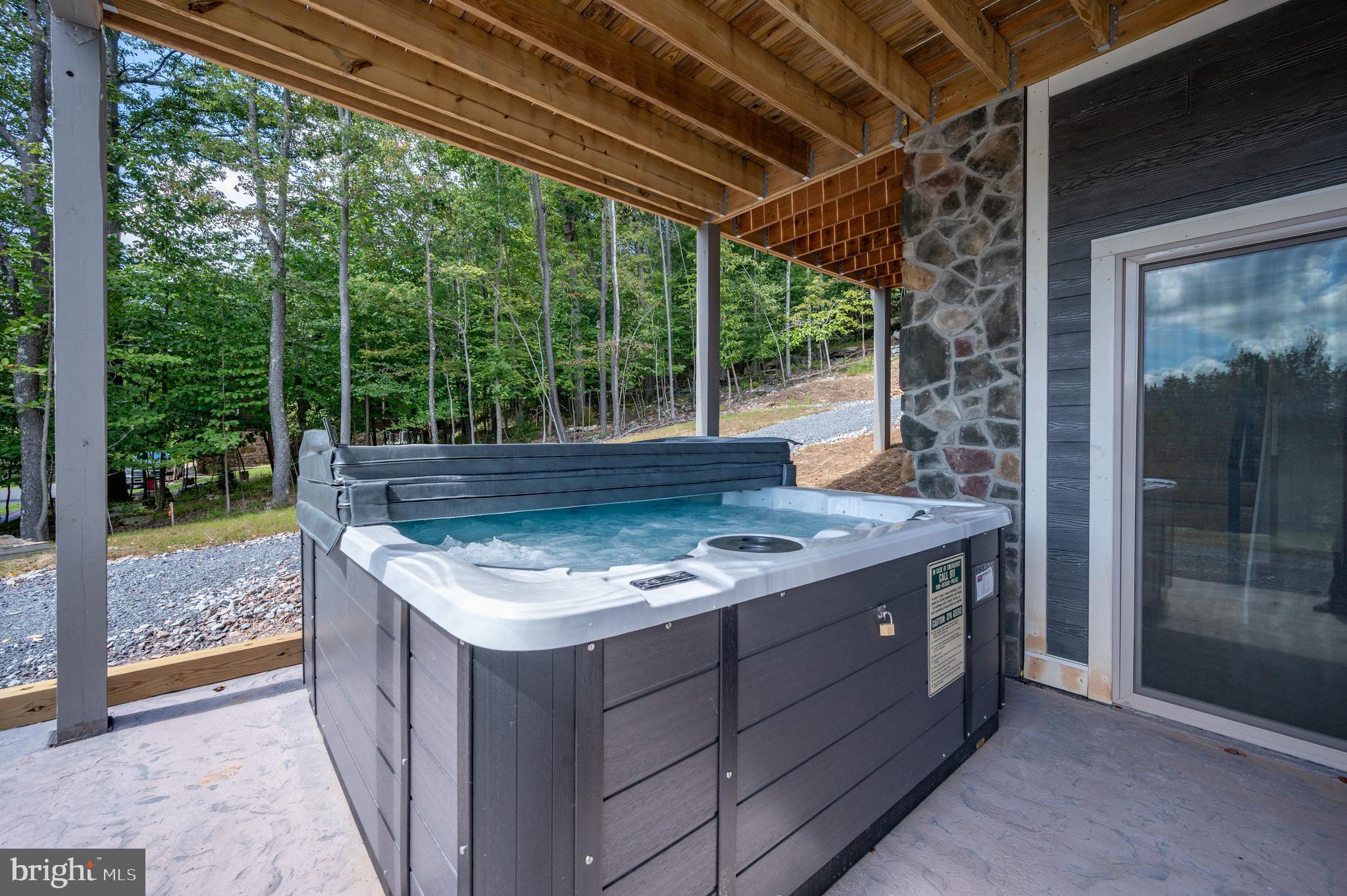 WATERS EDGE AT WISP - Residential