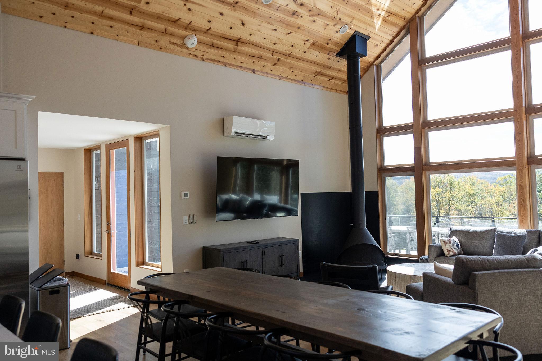 WATERS EDGE AT WISP - Residential