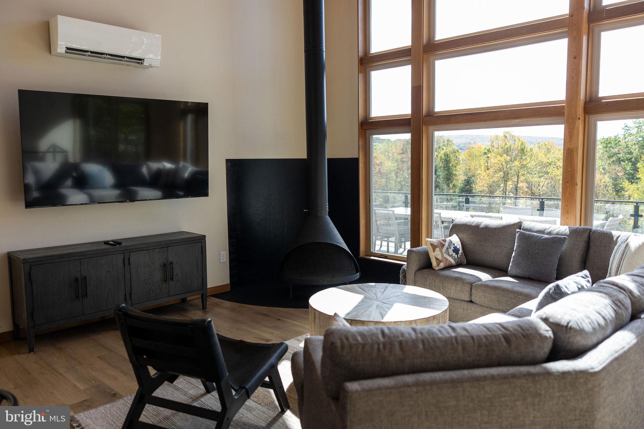 WATERS EDGE AT WISP - Residential