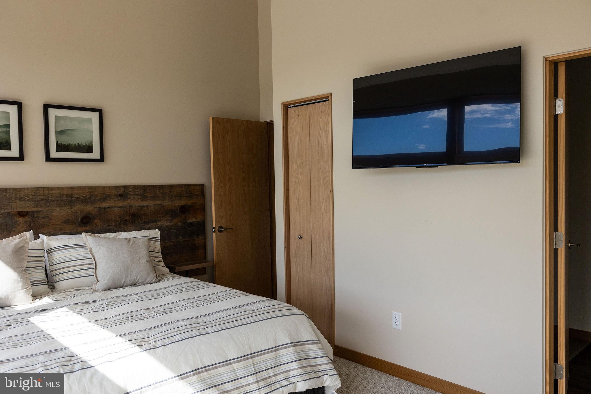 WATERS EDGE AT WISP - Residential