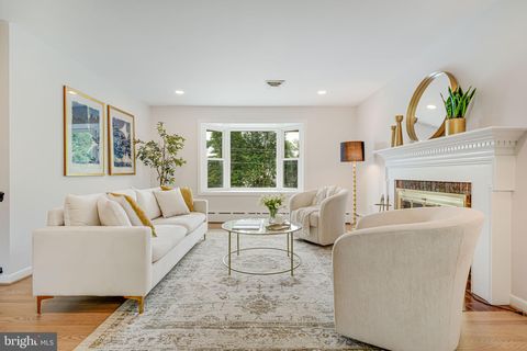 2566 MILITARY ROAD ARLINGTON VA 22207