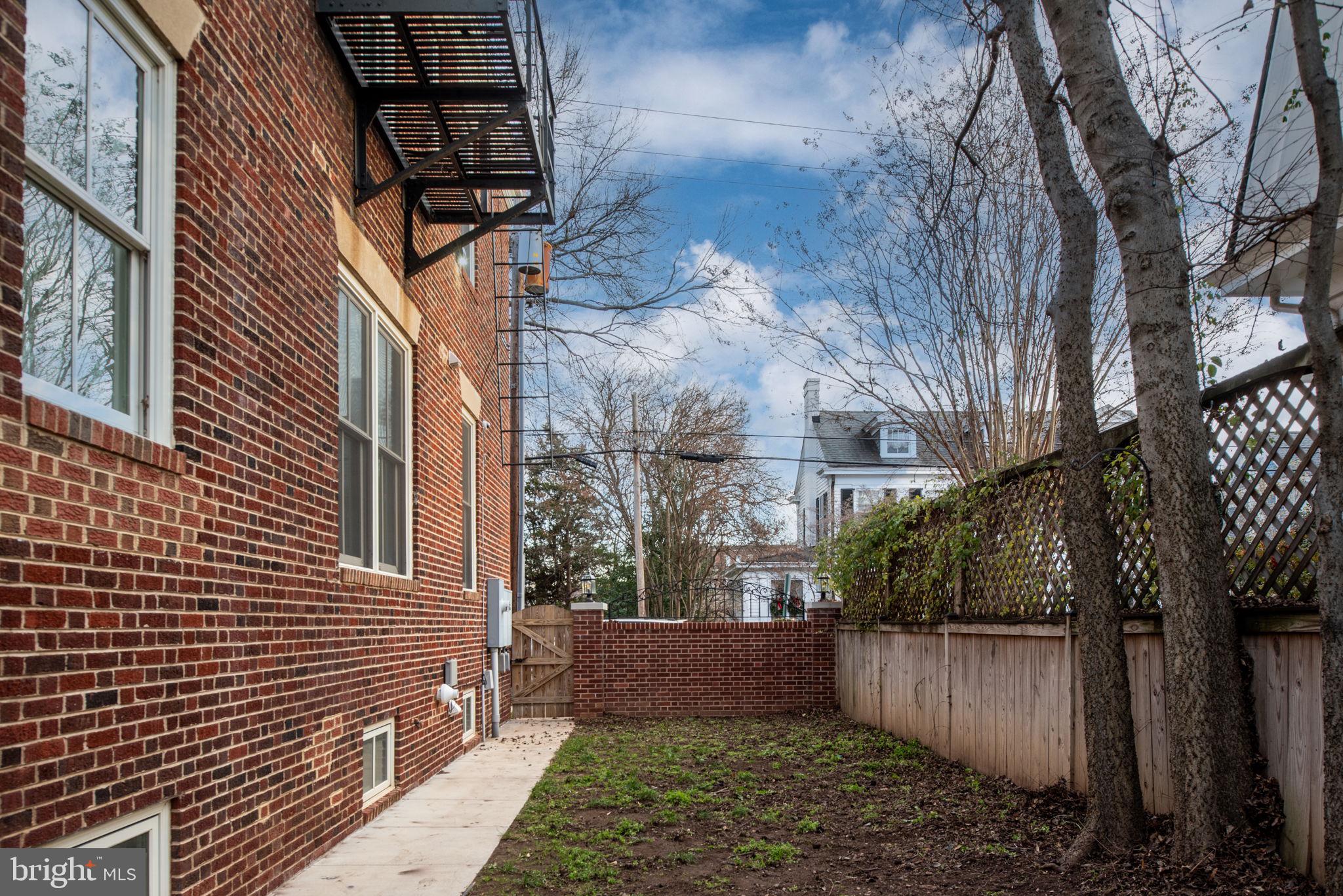 HISTORIC DISTRICT - Residential Lease