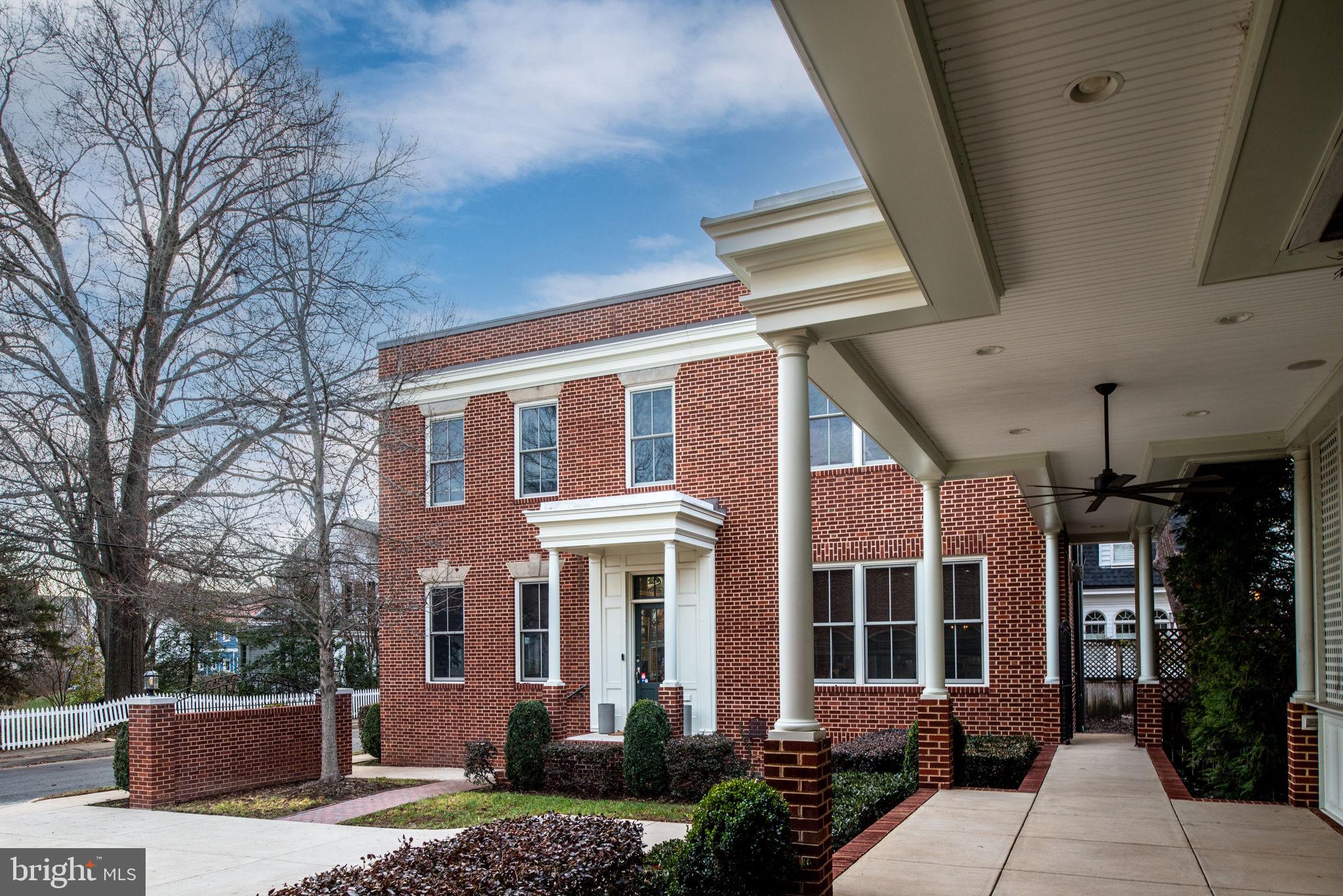 HISTORIC DISTRICT - Residential Lease