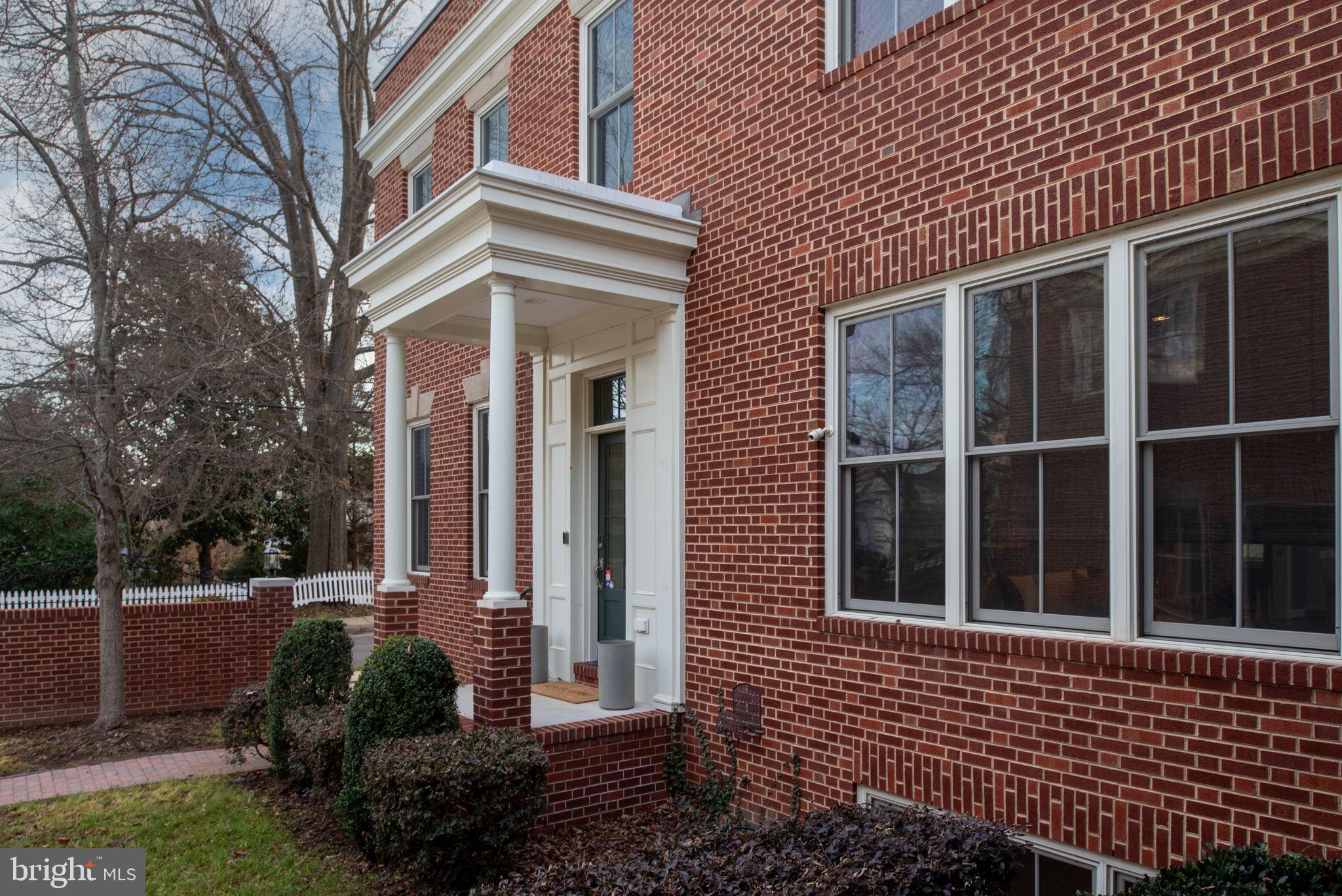 HISTORIC DISTRICT - Residential Lease