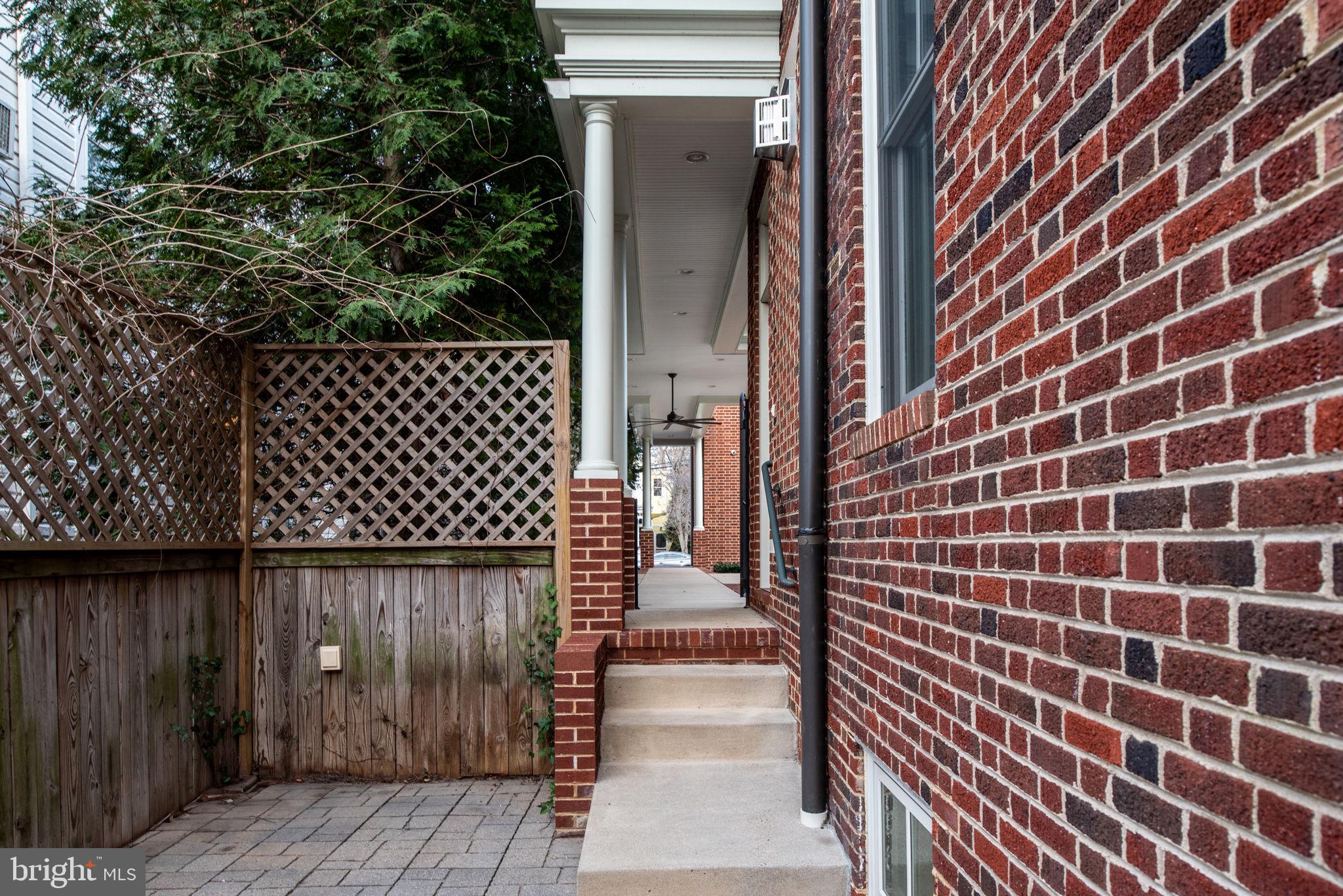 HISTORIC DISTRICT - Residential Lease