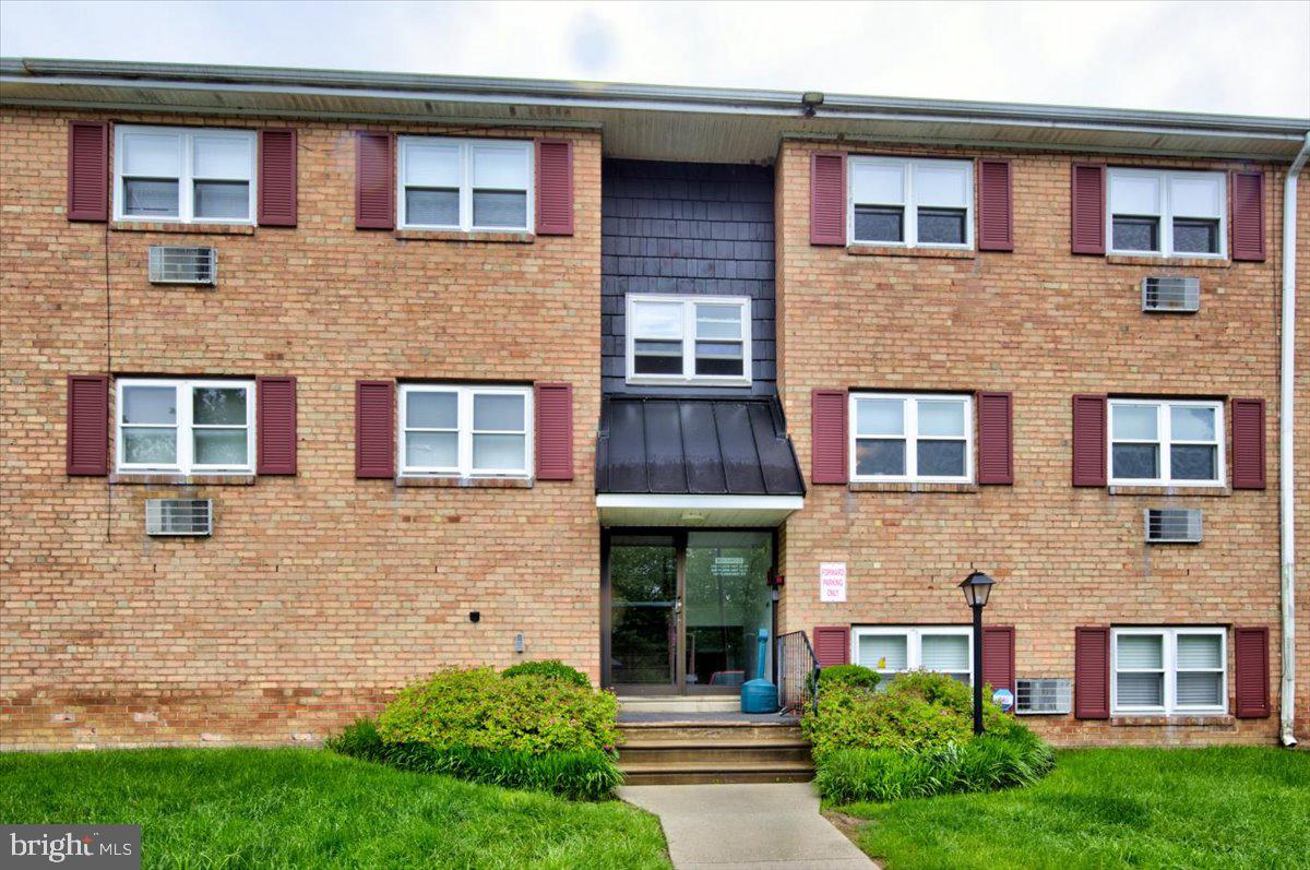 Looking for an updated apartment in the heart of Downingtown Borough? Look no further than this stylish 1 bed, 1 bath condo with an expanded and updated kitchen, brand new stainless appliances, newer flooring and finished in a contemporary color scheme. The spacious main living area provides ample space for both relaxing with a movie and working from home. Natural light fills the space providing a bright & cheerful environment. A spacious bedroom features two large closets for your storage needs. And speaking of storage, wait until you see the huge walk-in closet, just across from the updated bath. Downstairs there is a convenient laundry room and an additional assigned storage area. Not only is this a great space in a fantastic location, but it’s also affordable since heat is included in the rent, offering predictable living expenses. Located in the Borough of Downingtown, this home is close to everything. Walk to the variety of restaurants including Jad’s Pizza, La Sponda, Anthony’s Cucina Fresca or the Station Taproom. The Downingtown Septa Station is a short walk or enjoy the park across from your front door and go for a run on the Lion’s Trail! Location, convenience, and updates are what make this home a beautiful place to be. Welcome Home!