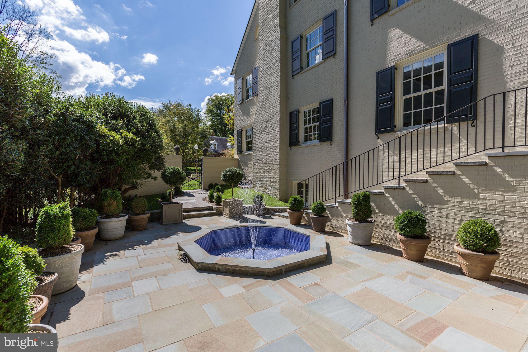 BERKLEY - Residential