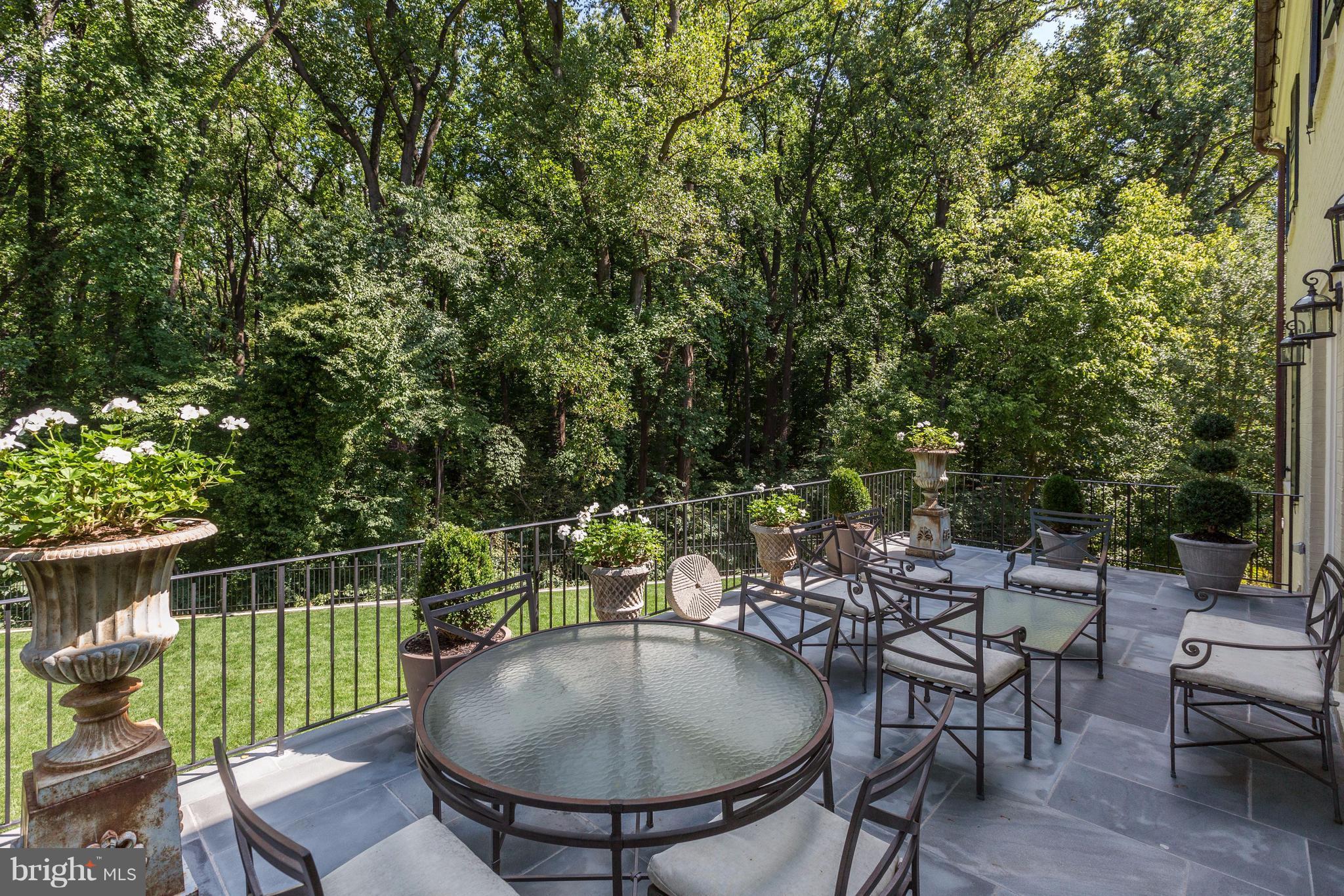 BERKLEY - Residential