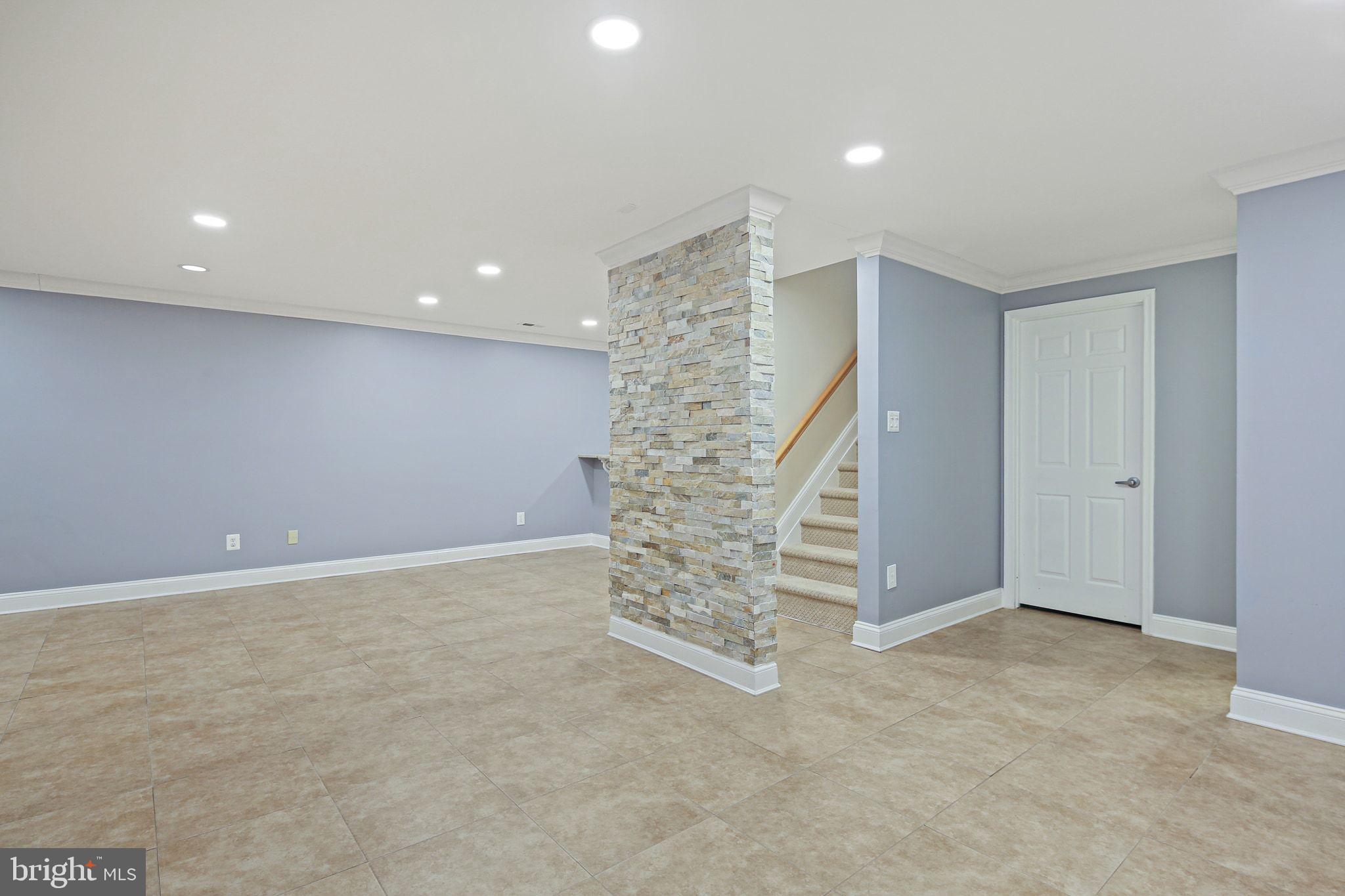 GABLE FIELD - Residential