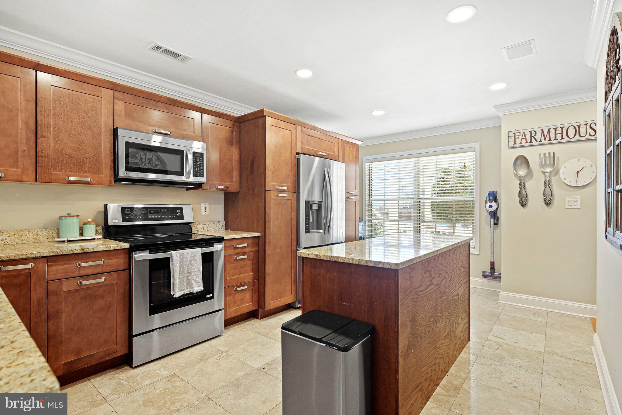 GABLE FIELD - Residential