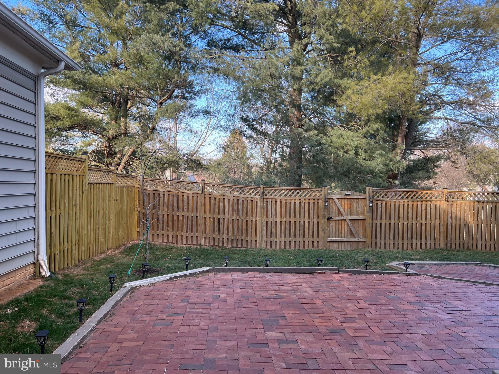 GABLE FIELD - Residential