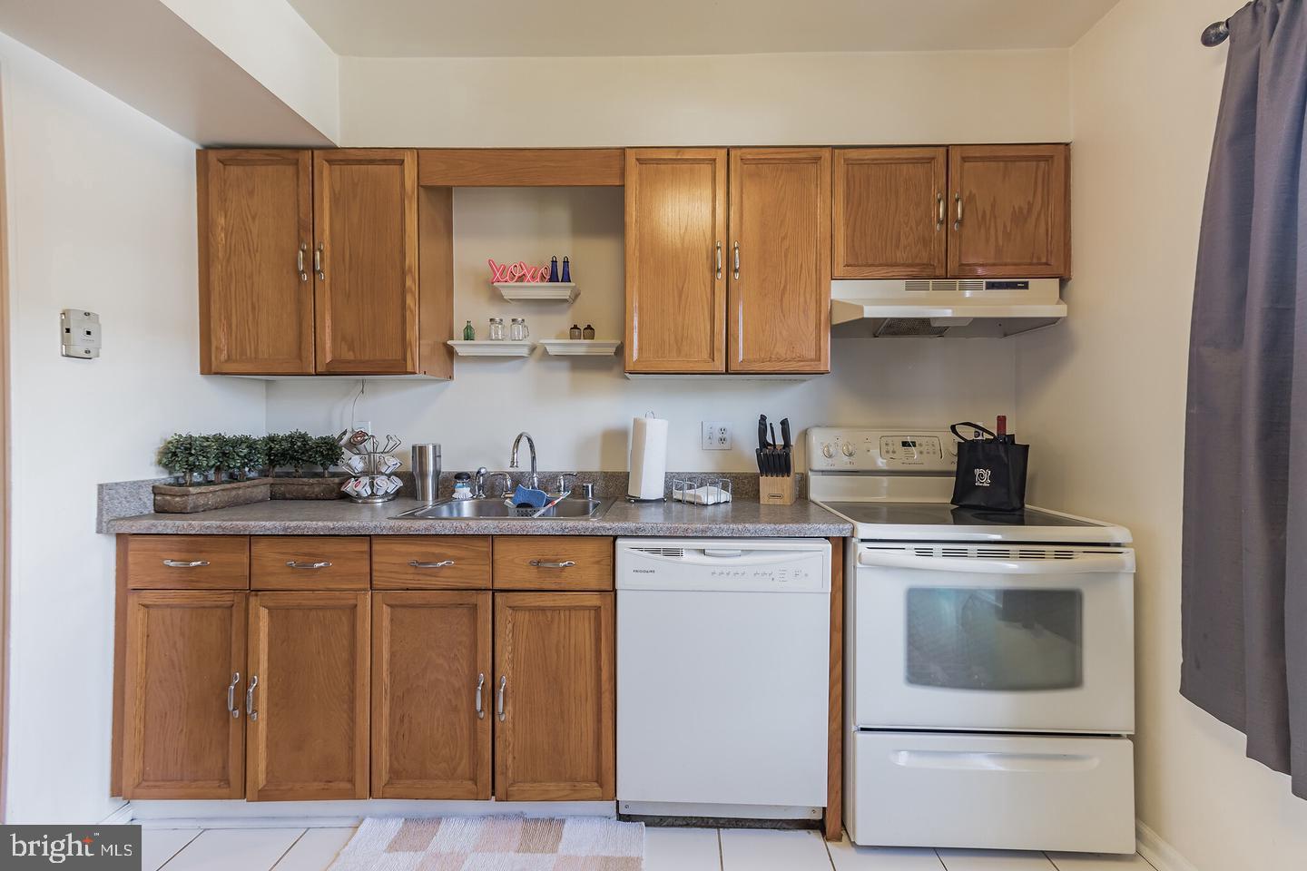 BRISTOE STATION - Residential Lease