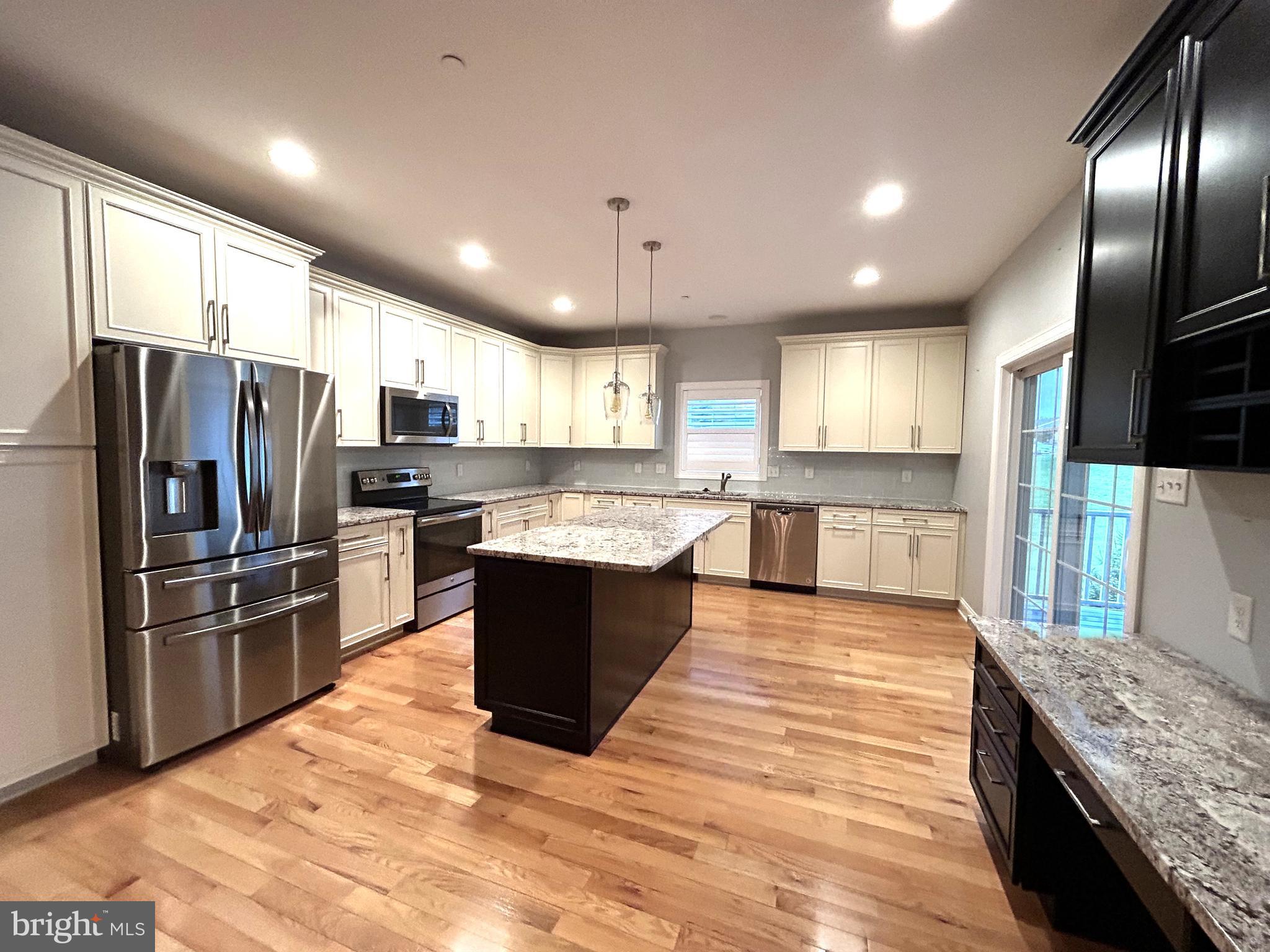 CORTLAND VILLAS - Residential