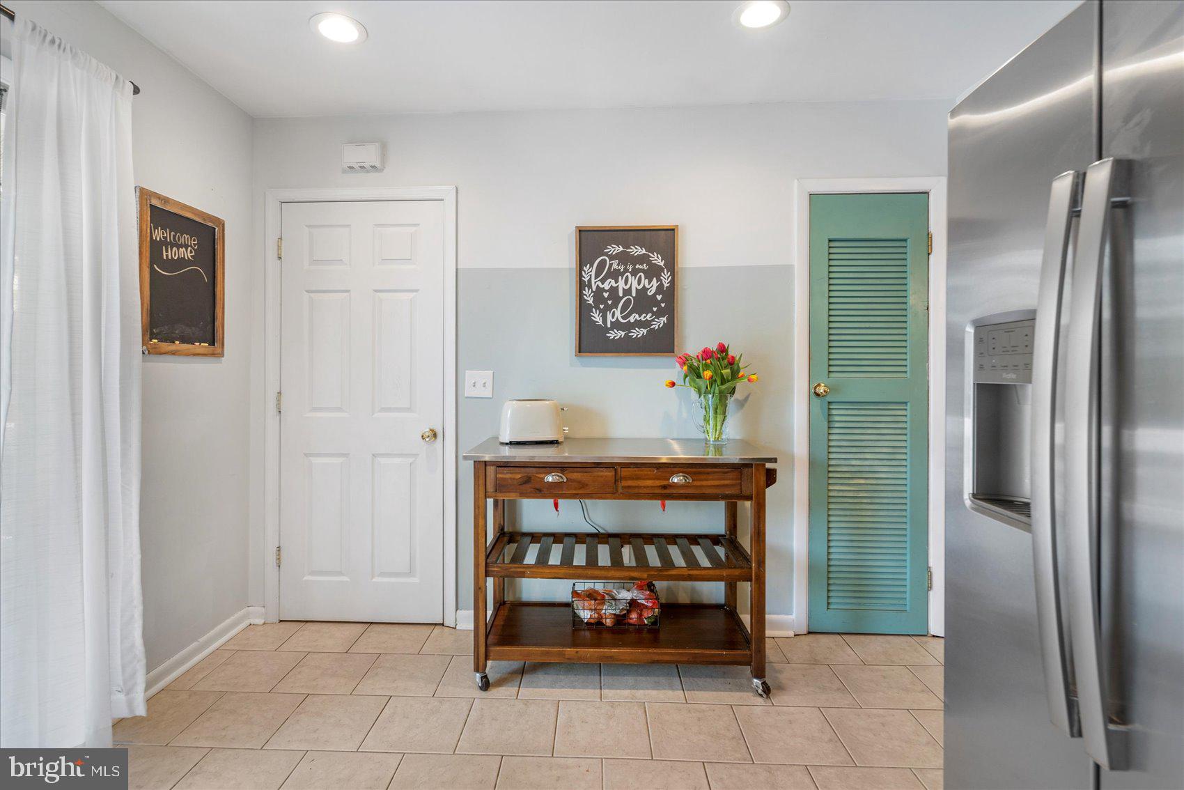 HALLFIELD MANOR - Residential