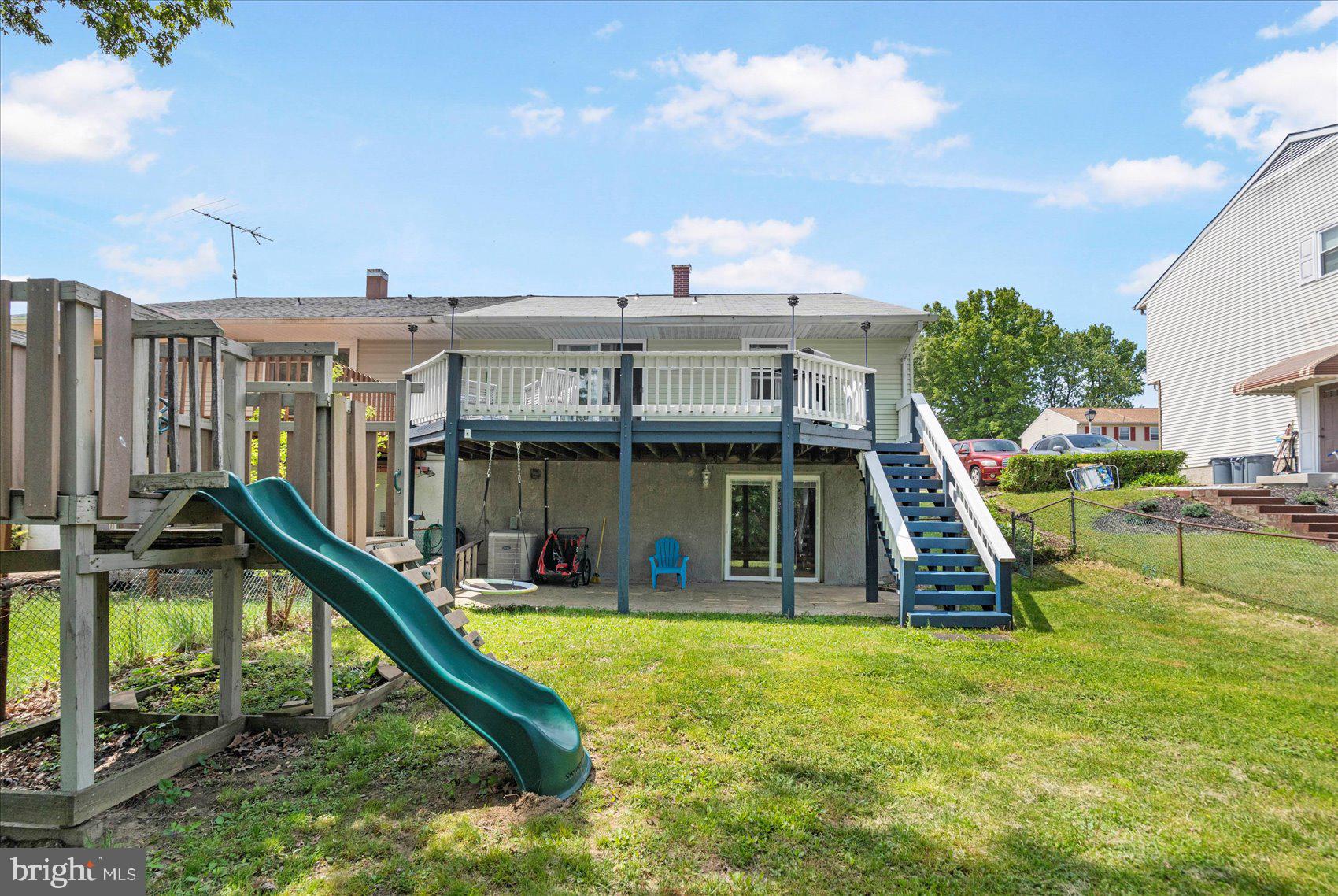 HALLFIELD MANOR - Residential