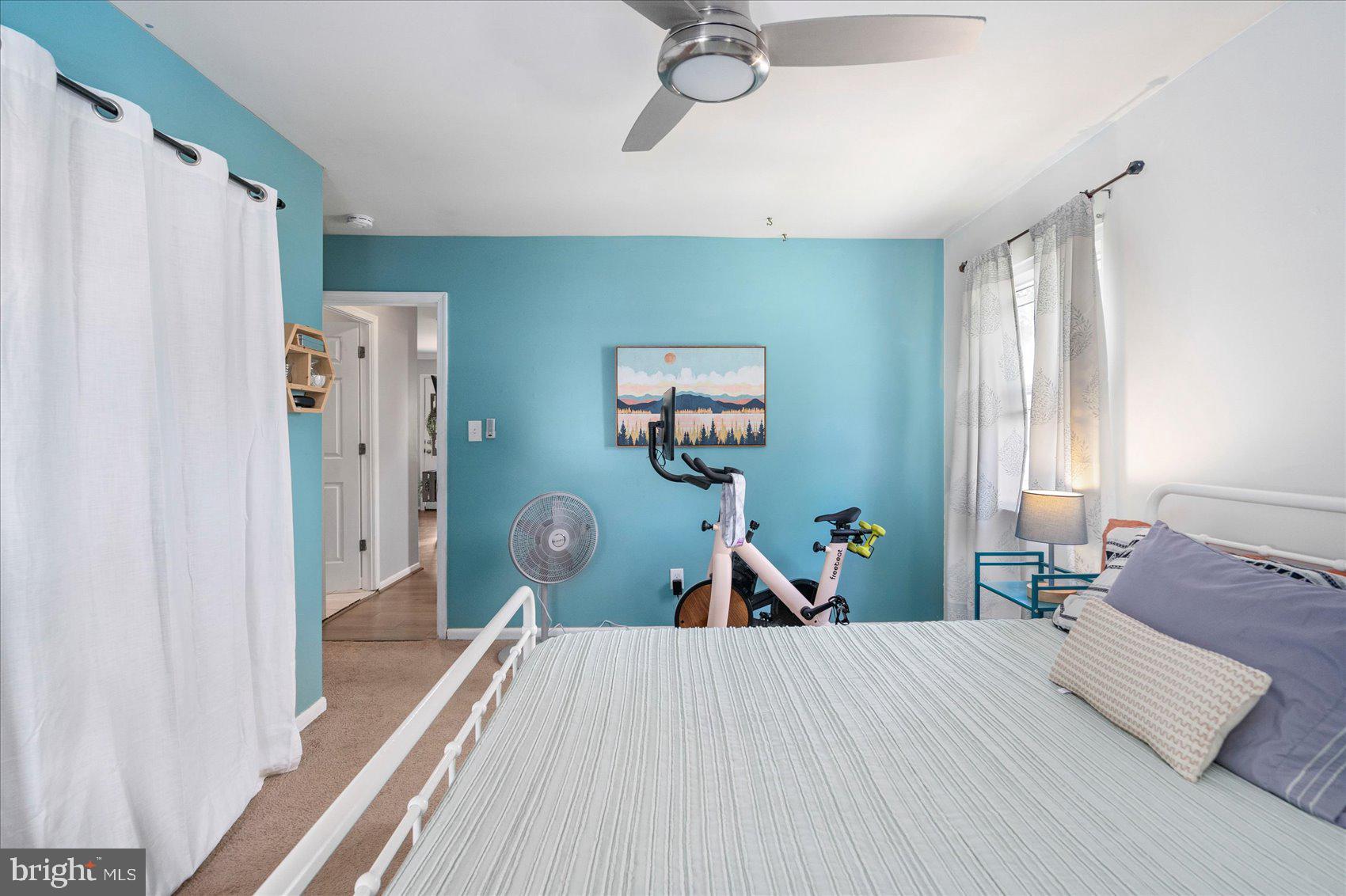 HALLFIELD MANOR - Residential