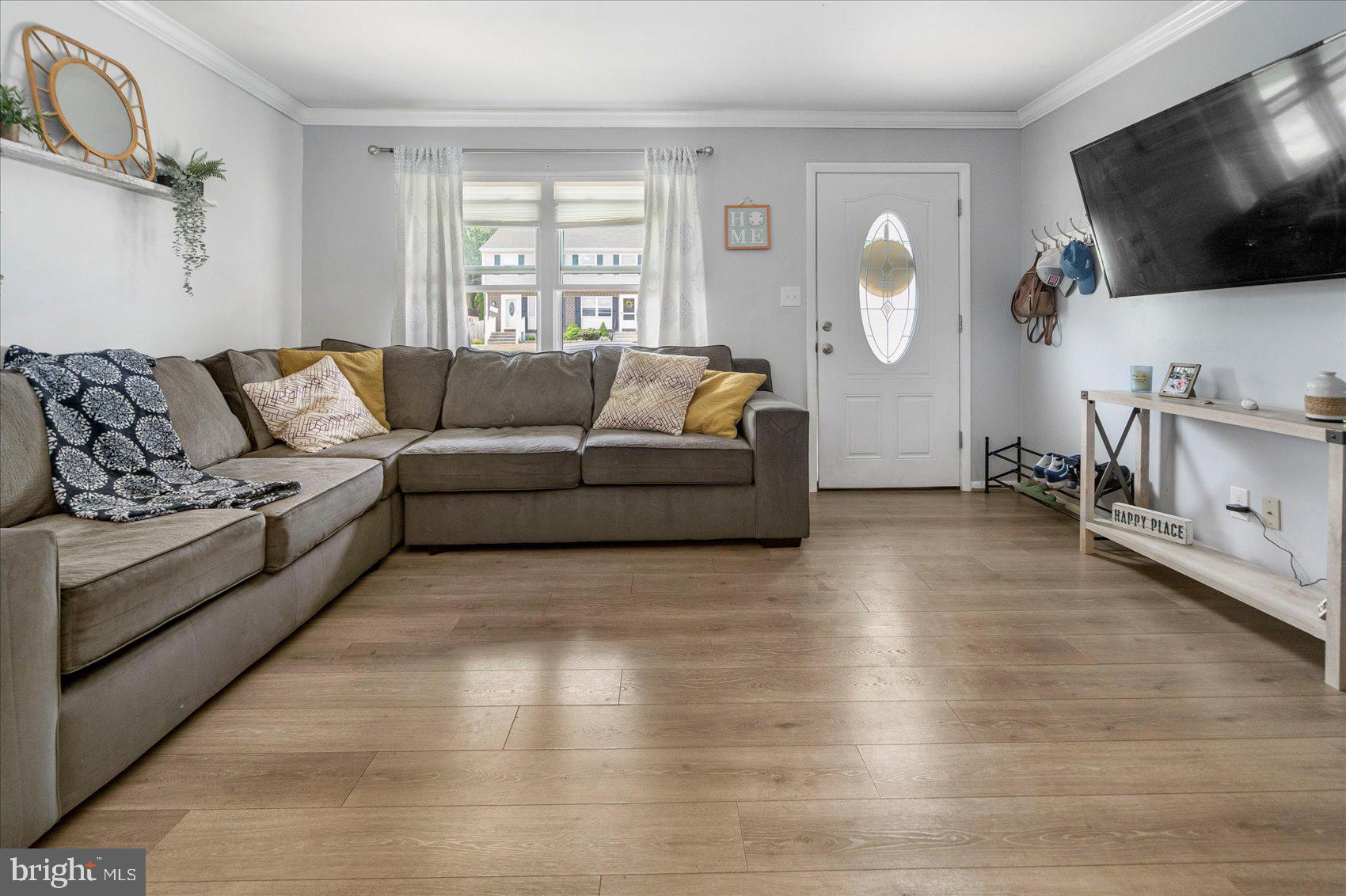 HALLFIELD MANOR - Residential