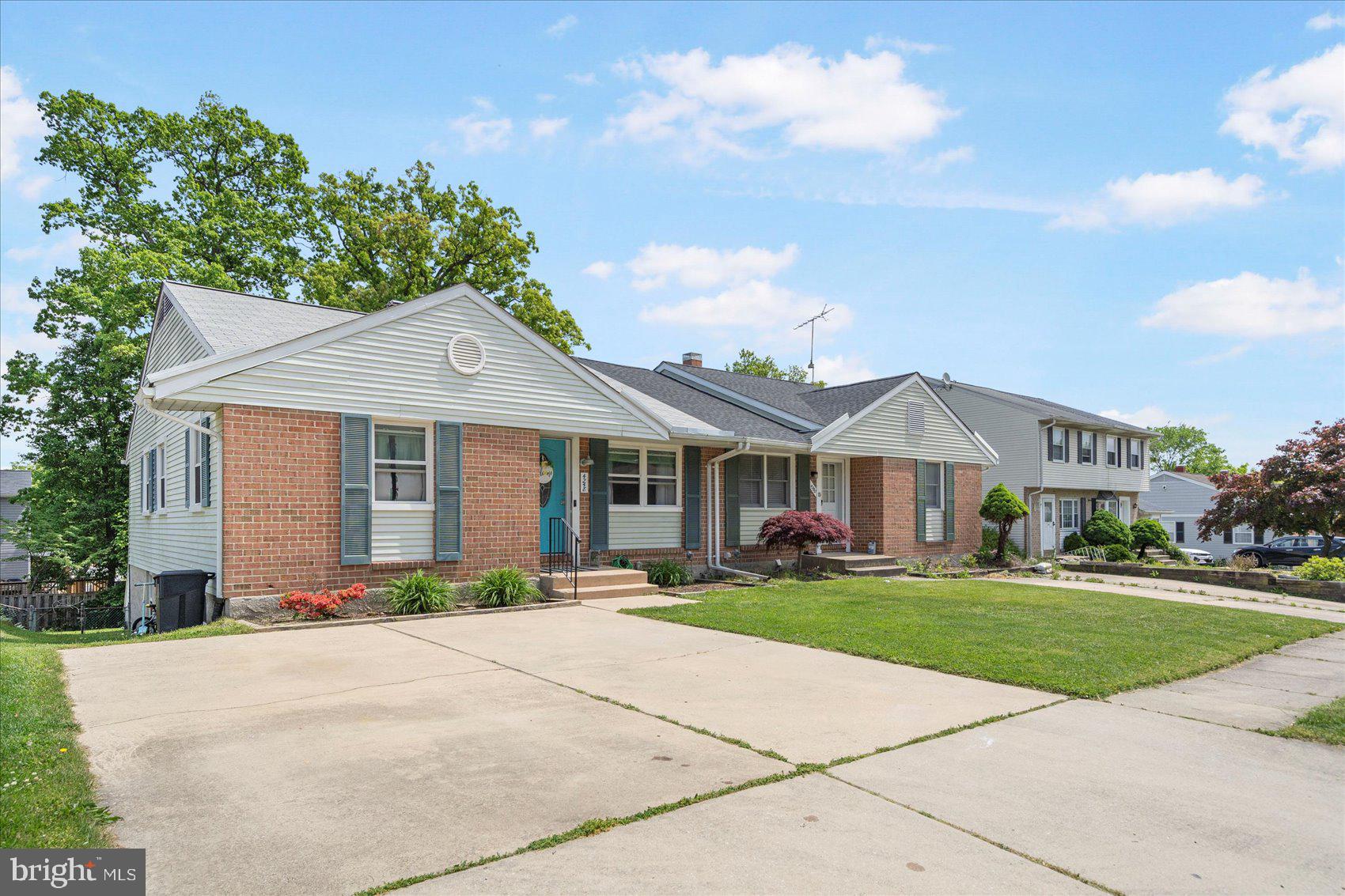 HALLFIELD MANOR - Residential