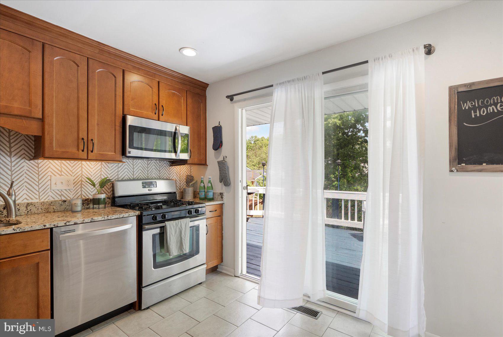 HALLFIELD MANOR - Residential