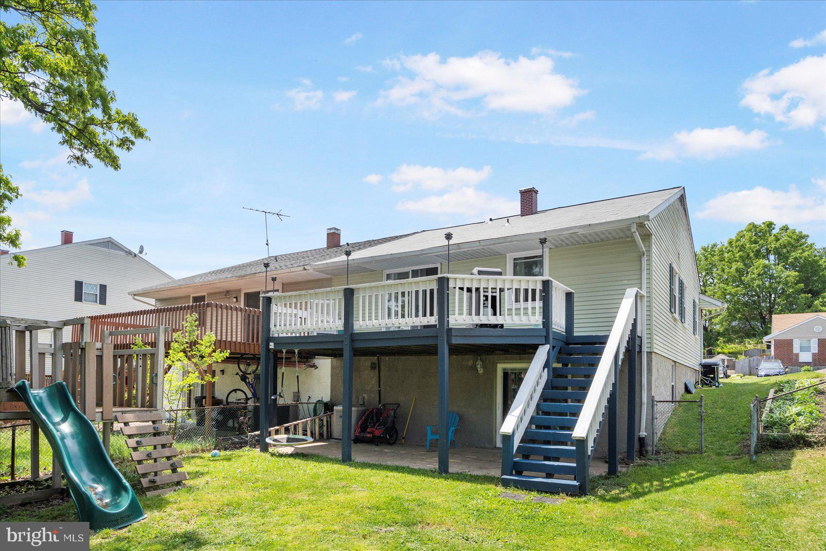 HALLFIELD MANOR - Residential