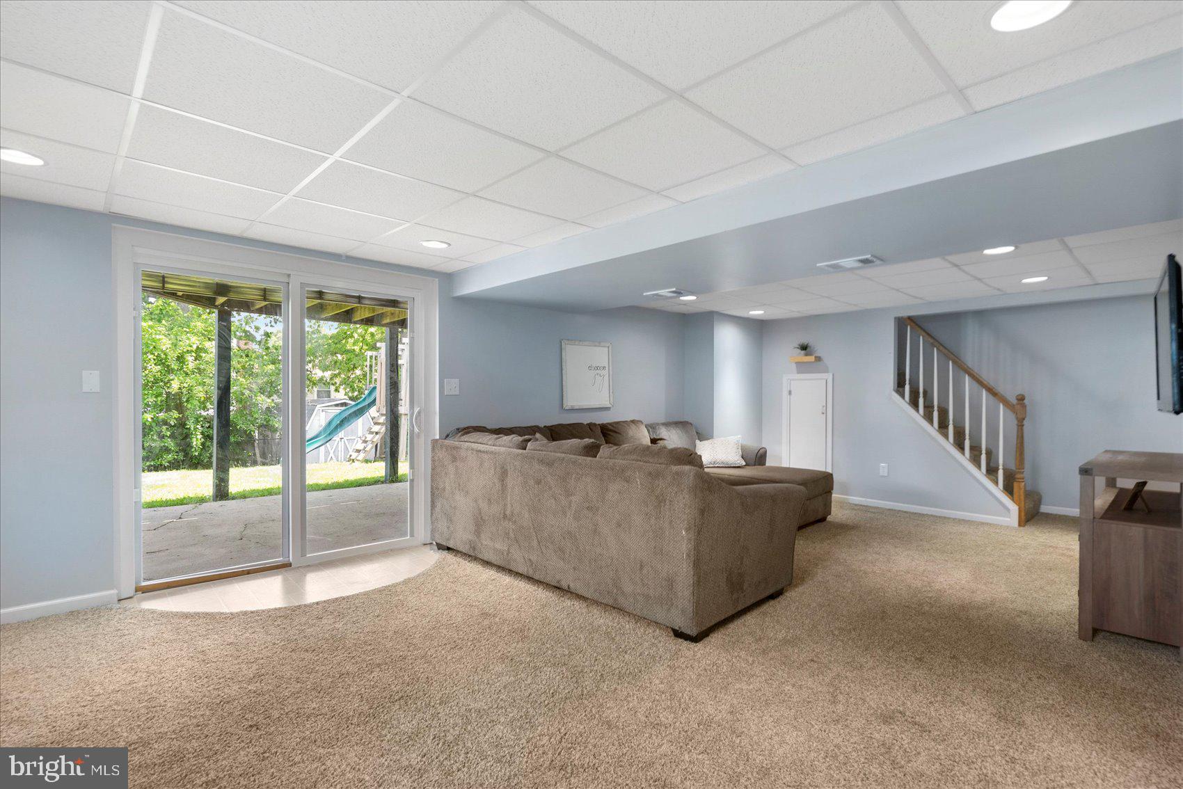 HALLFIELD MANOR - Residential