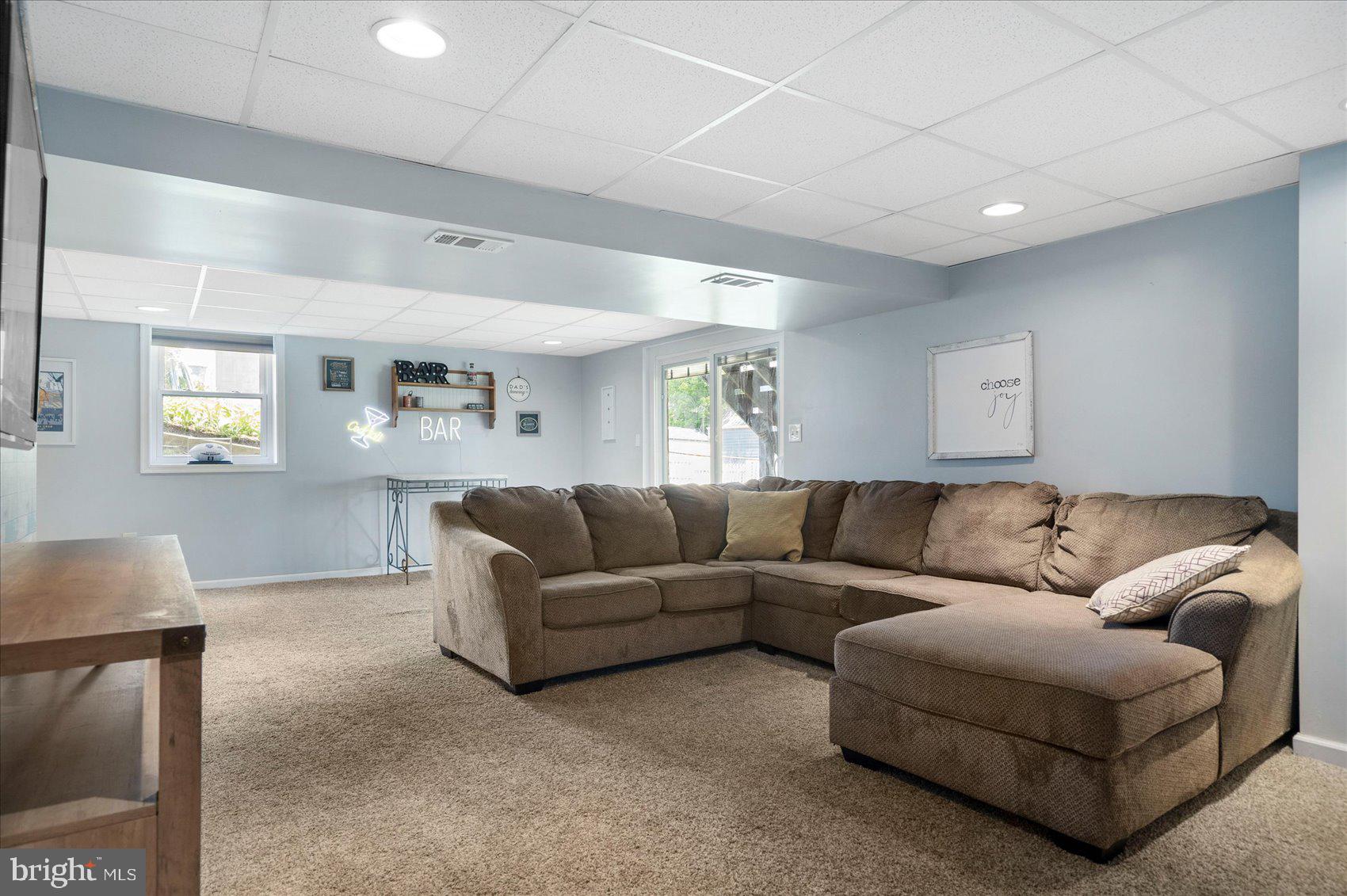 HALLFIELD MANOR - Residential