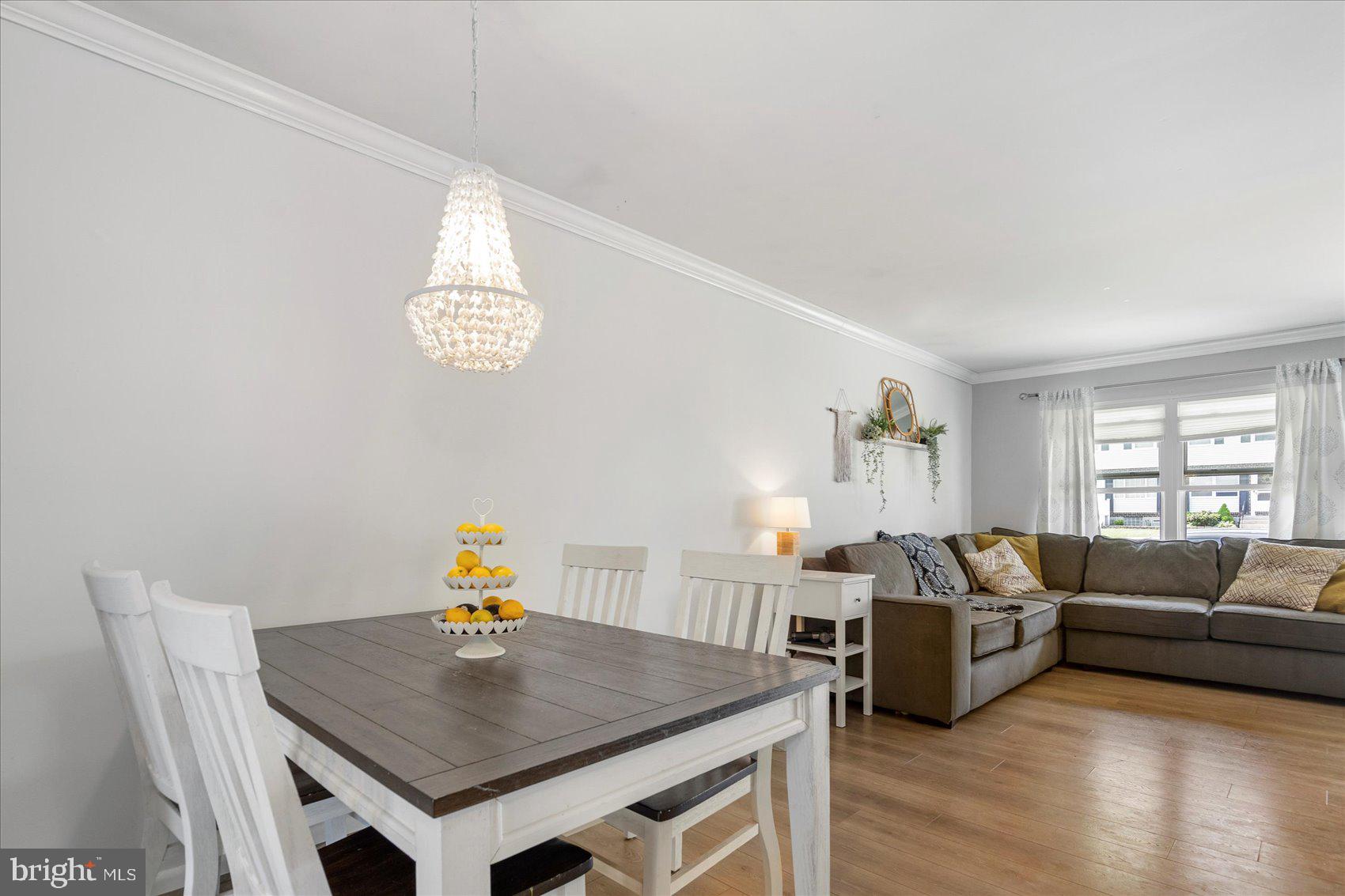 HALLFIELD MANOR - Residential