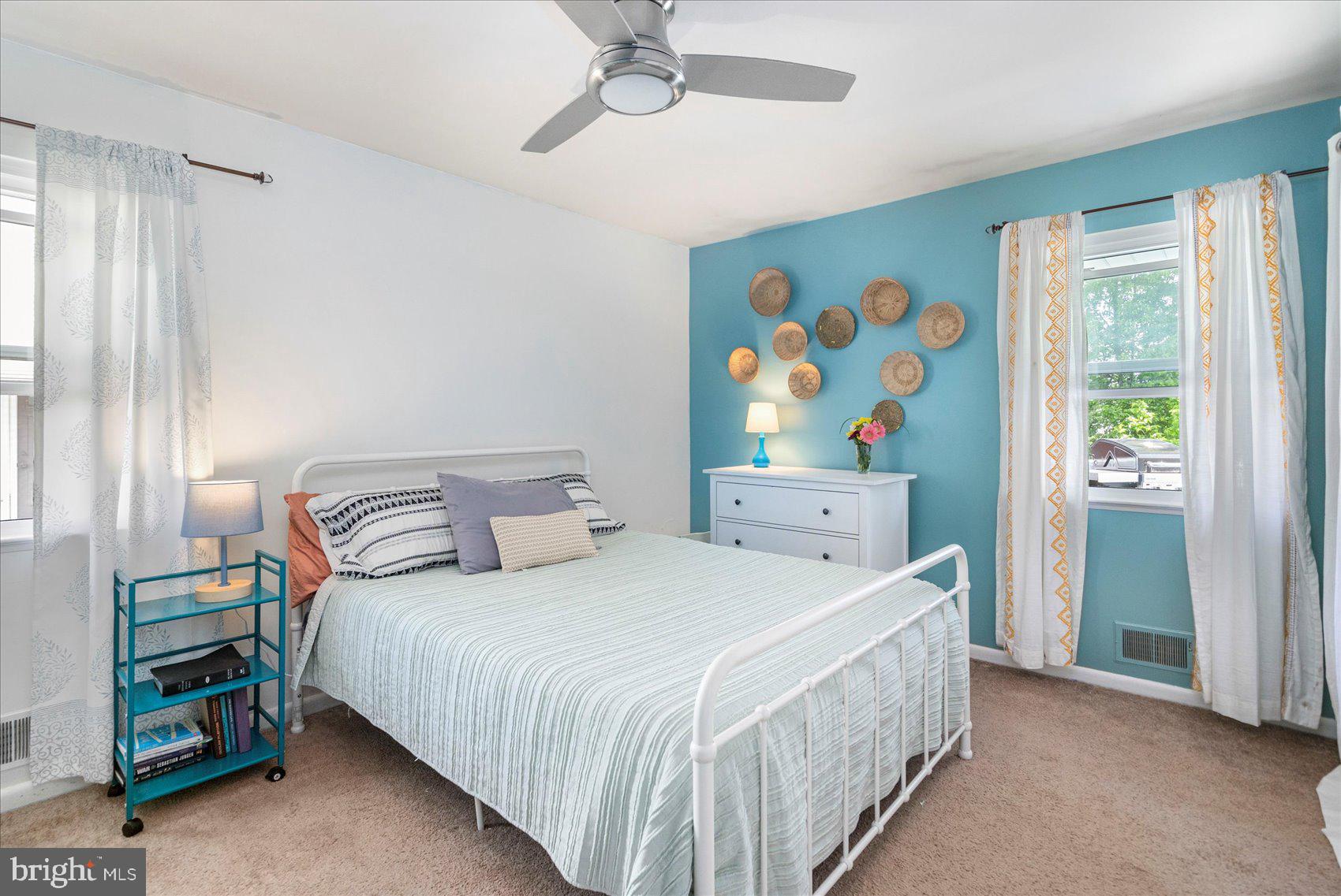 HALLFIELD MANOR - Residential