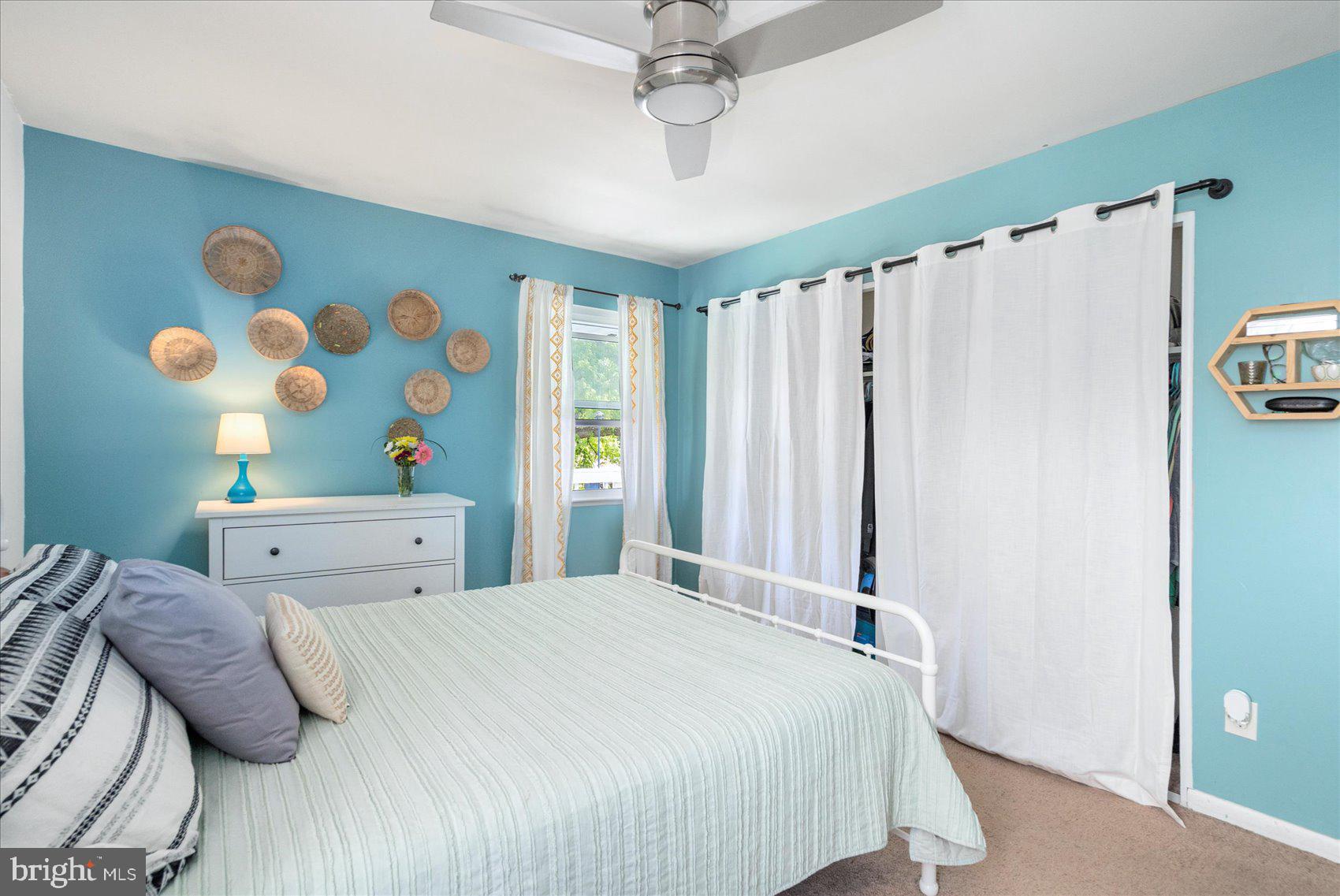 HALLFIELD MANOR - Residential