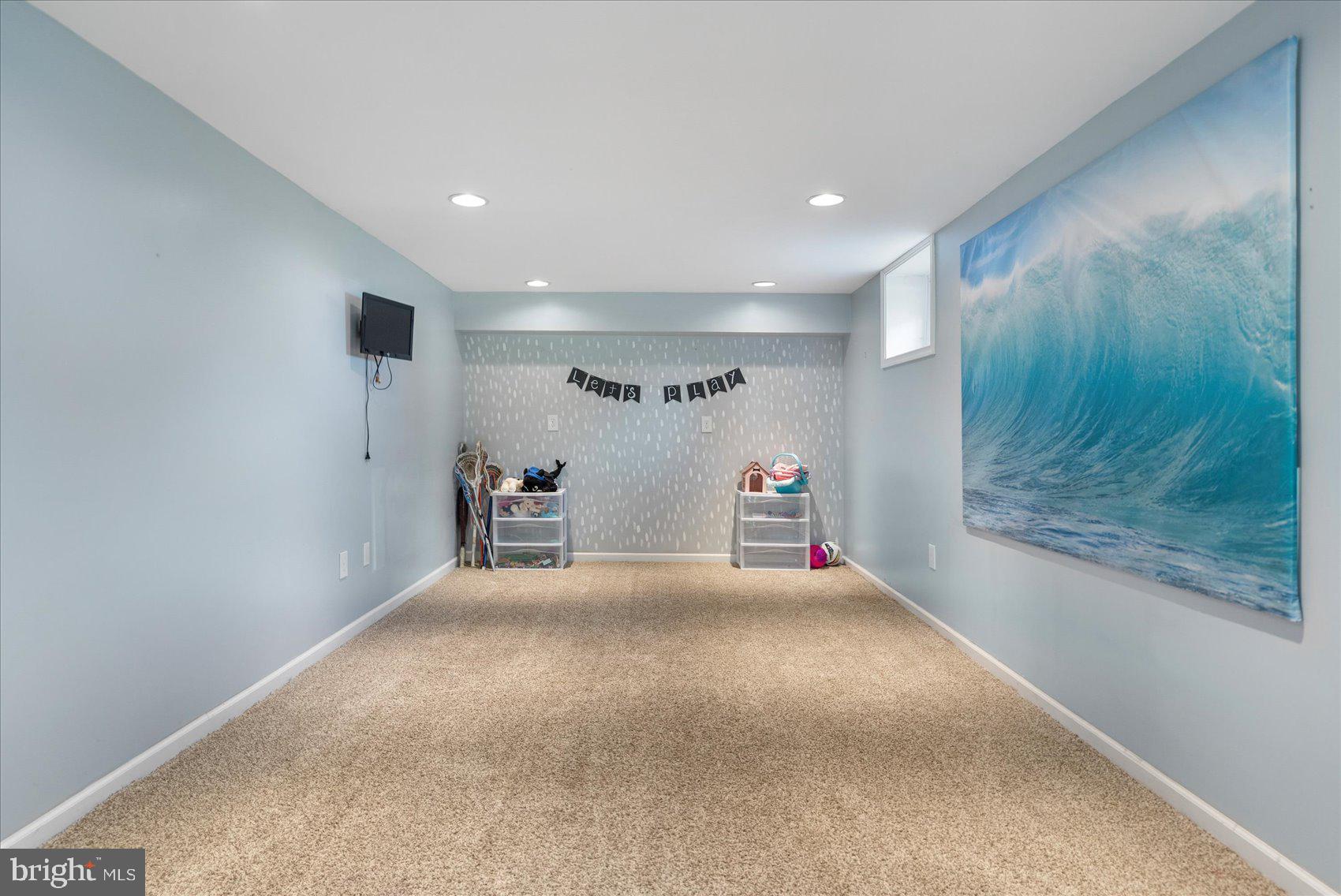 HALLFIELD MANOR - Residential