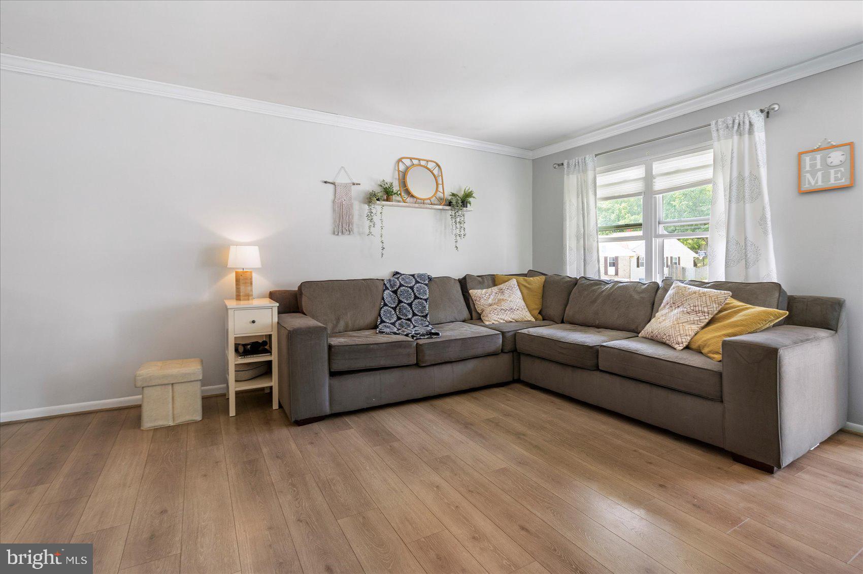 HALLFIELD MANOR - Residential