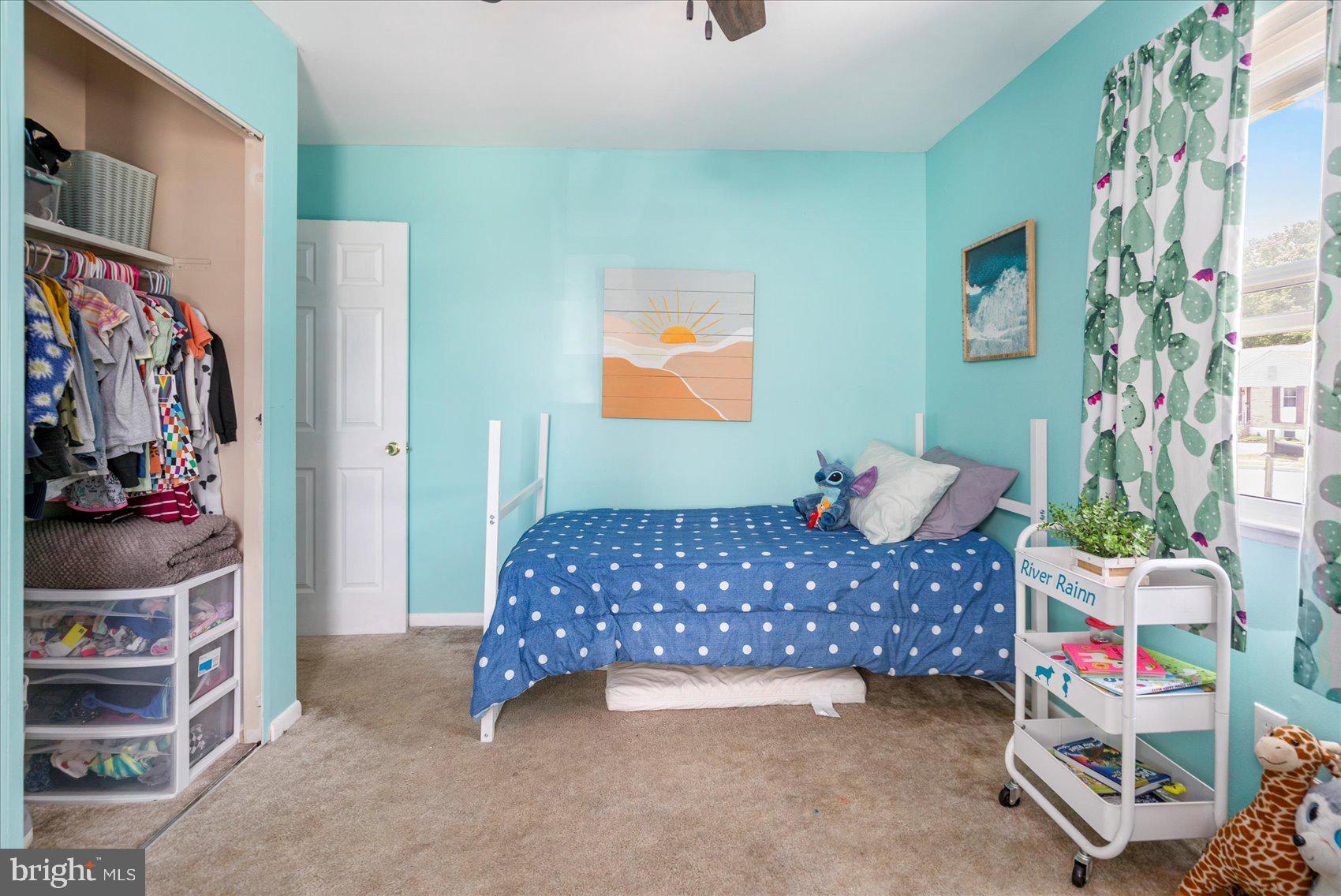 HALLFIELD MANOR - Residential